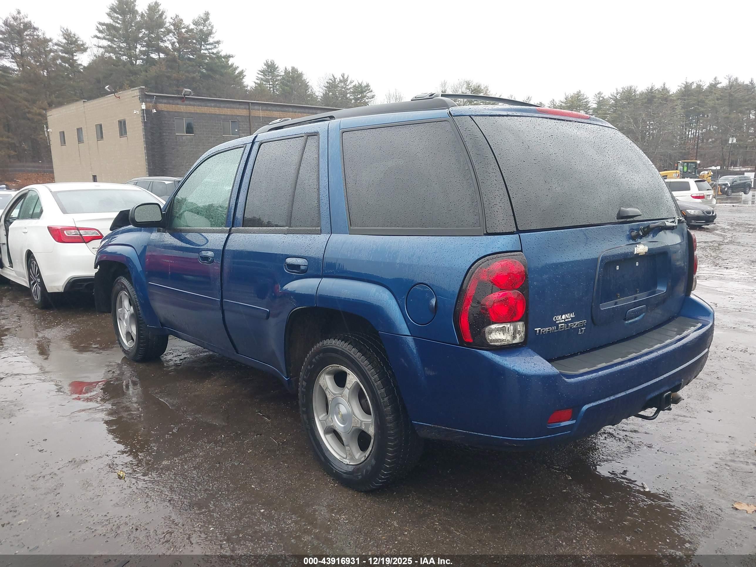 CHEVROLET TRAILBLAZER image 3