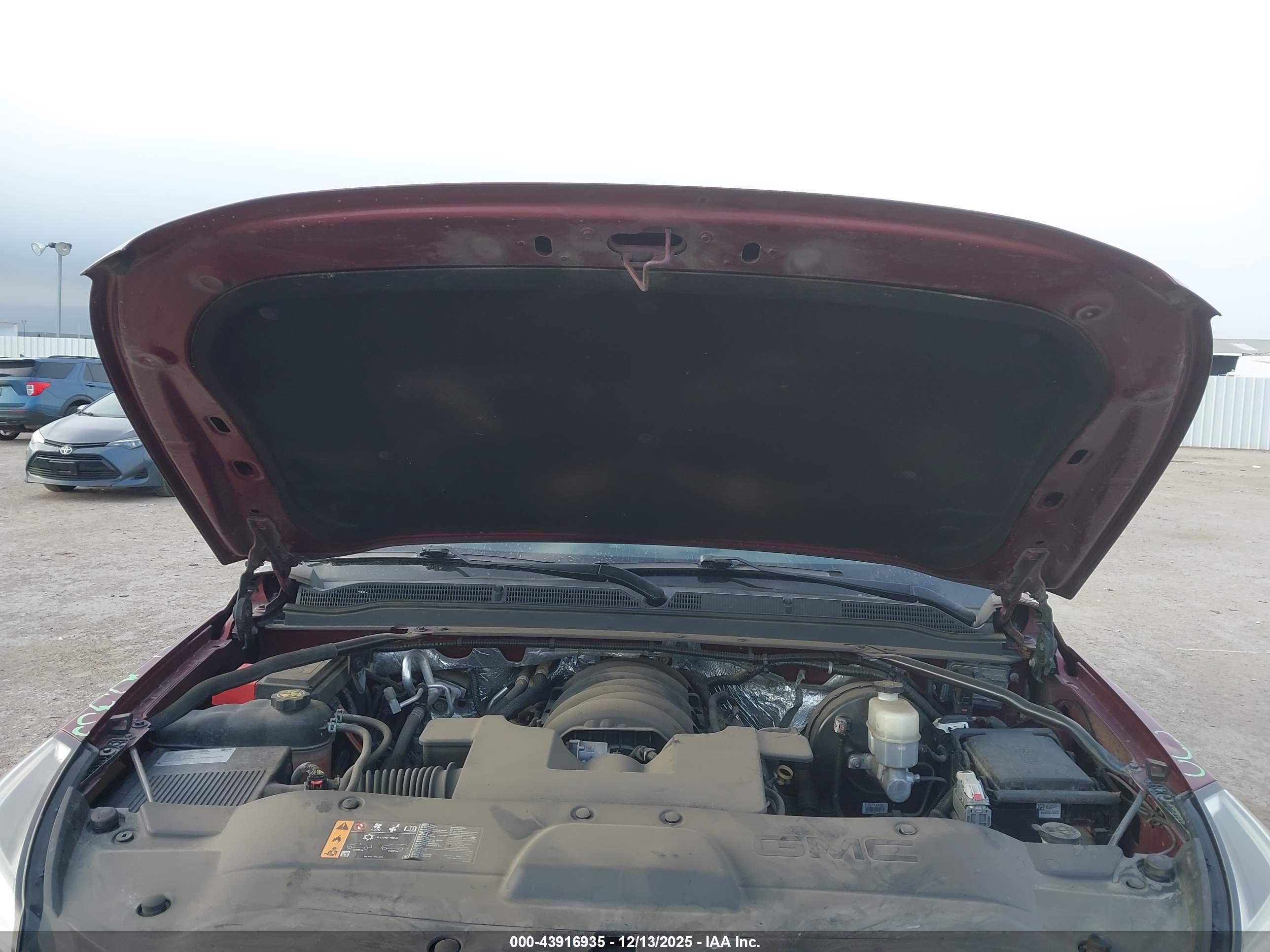 GMC YUKON image 10