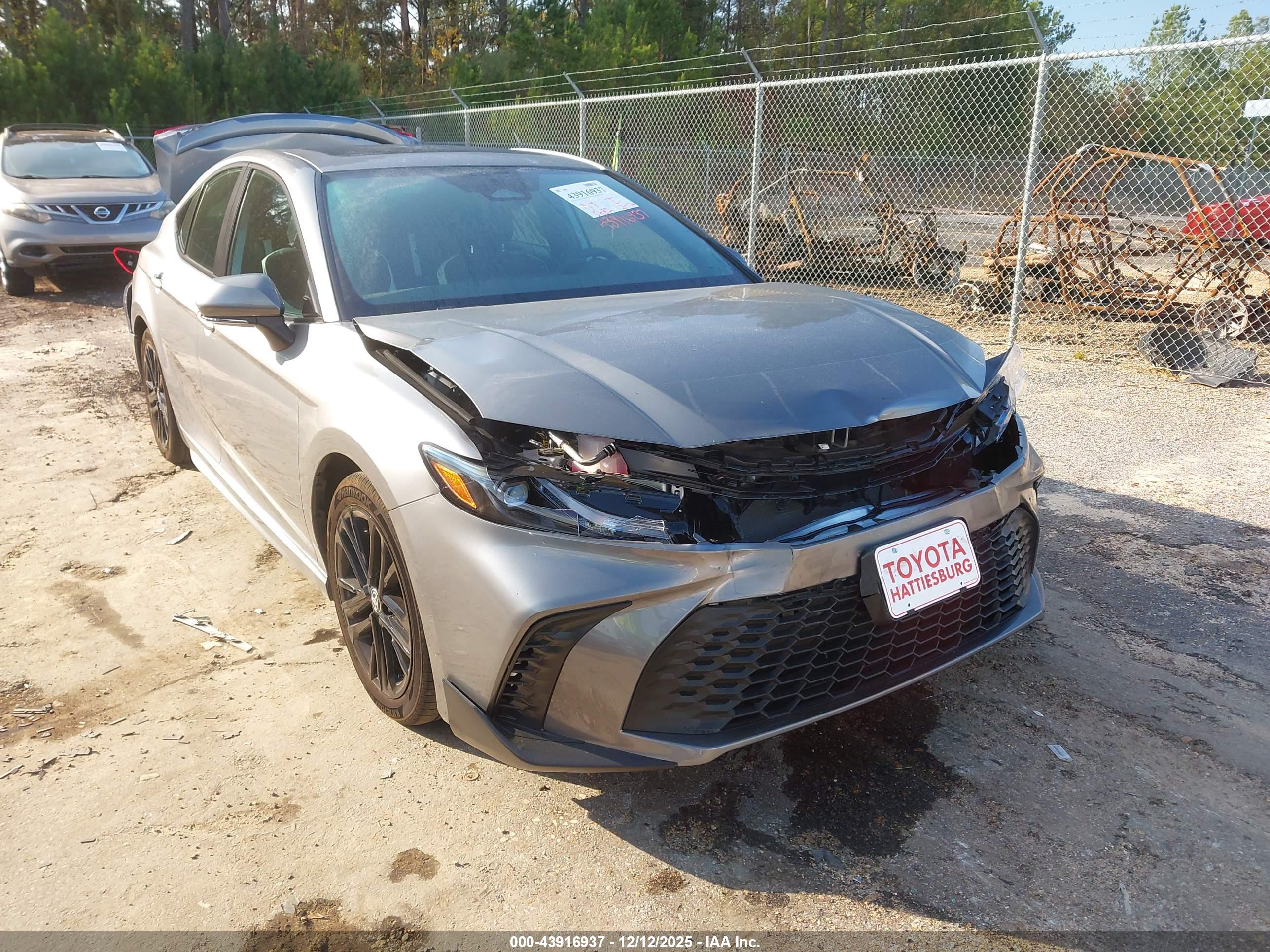 TOYOTA CAMRY image 6