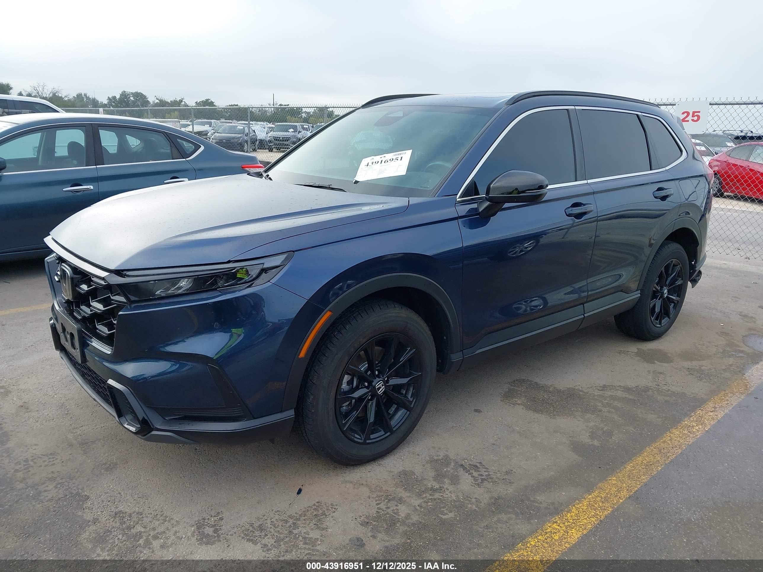HONDA CR-V image 2