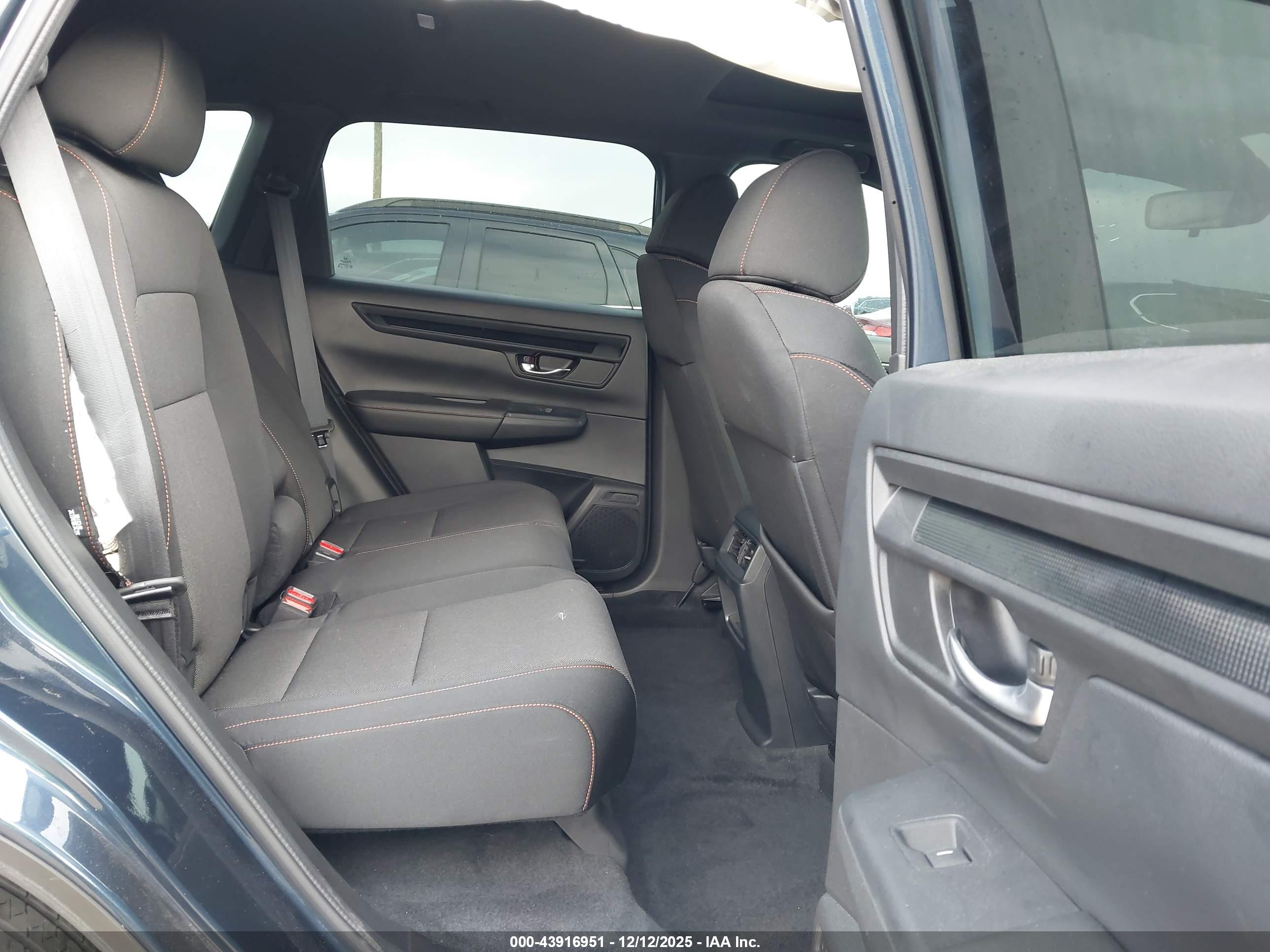 HONDA CR-V image 8