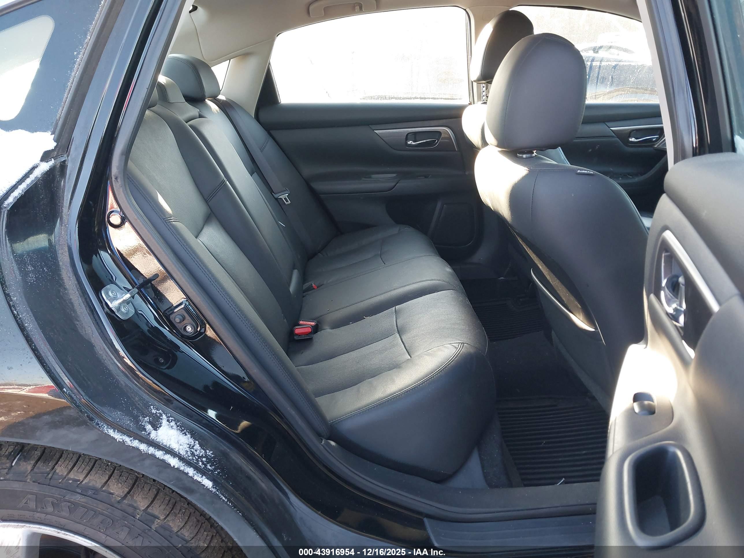 NISSAN ALTIMA image 8
