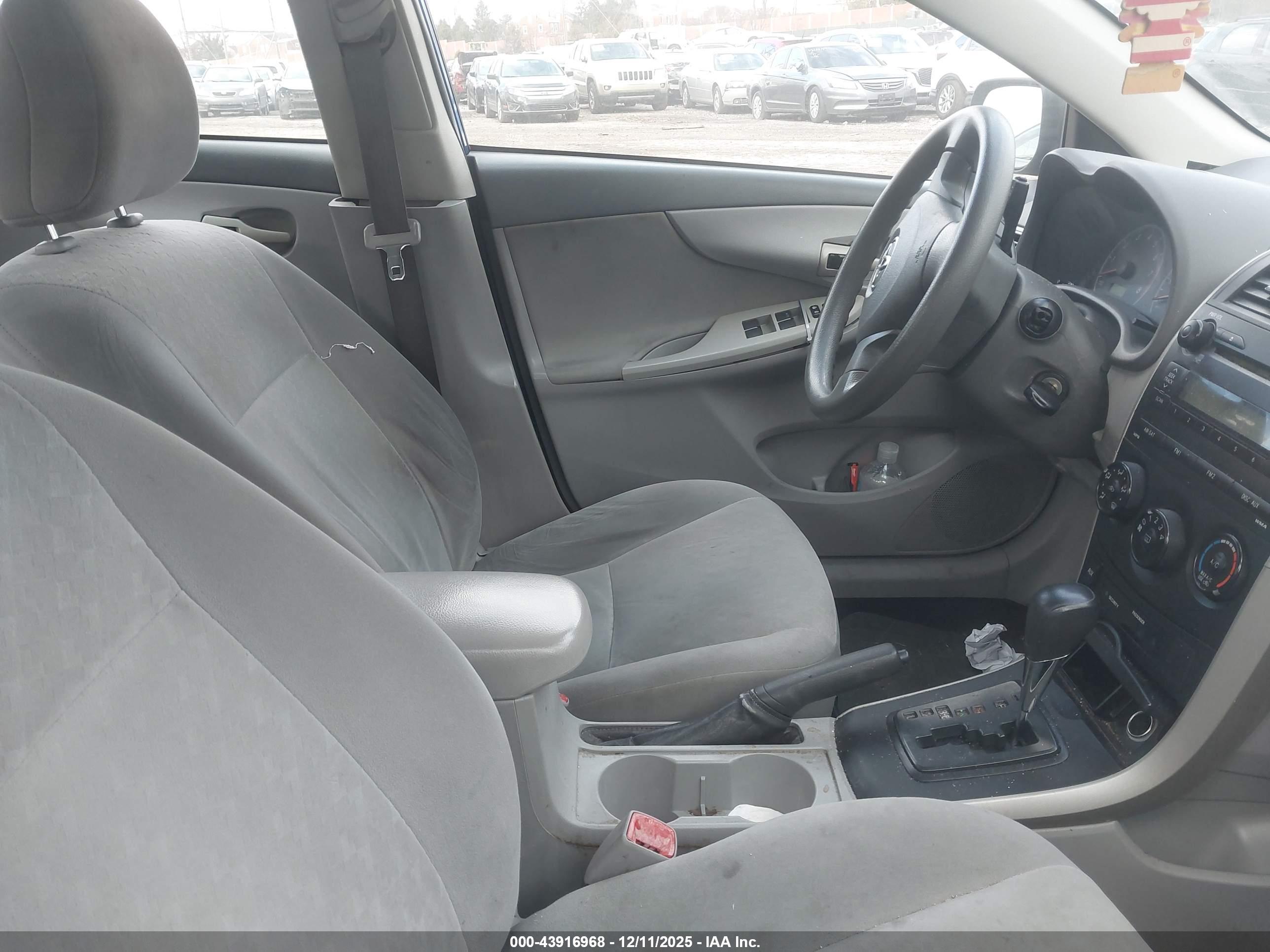 TOYOTA COROLLA image 5