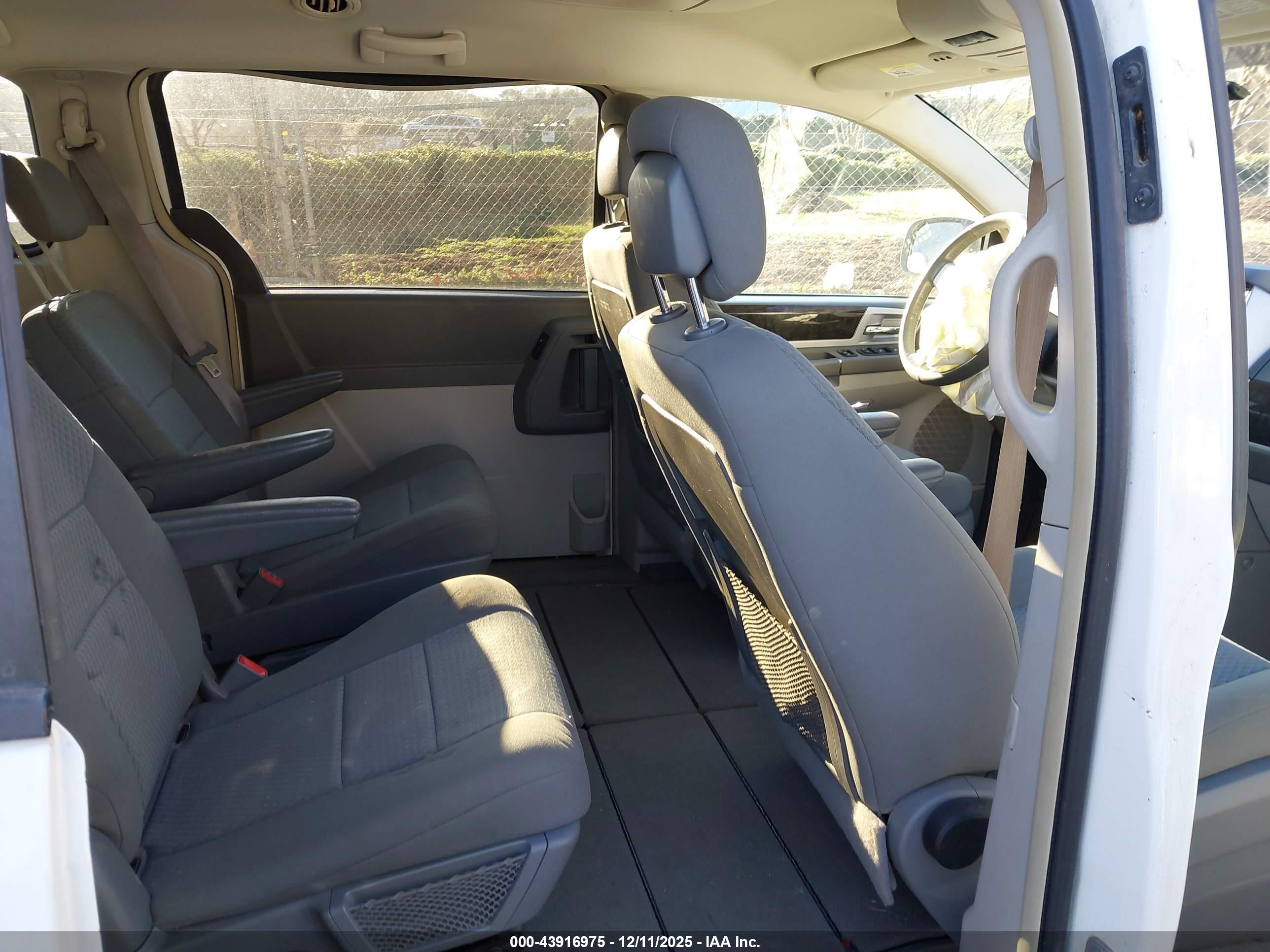 DODGE GRAND image 8
