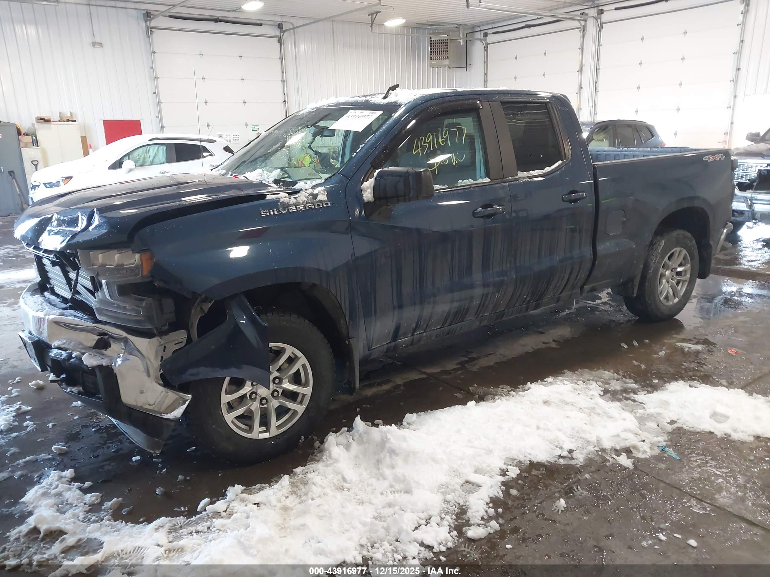 CHEVROLET SILVERADO image 2