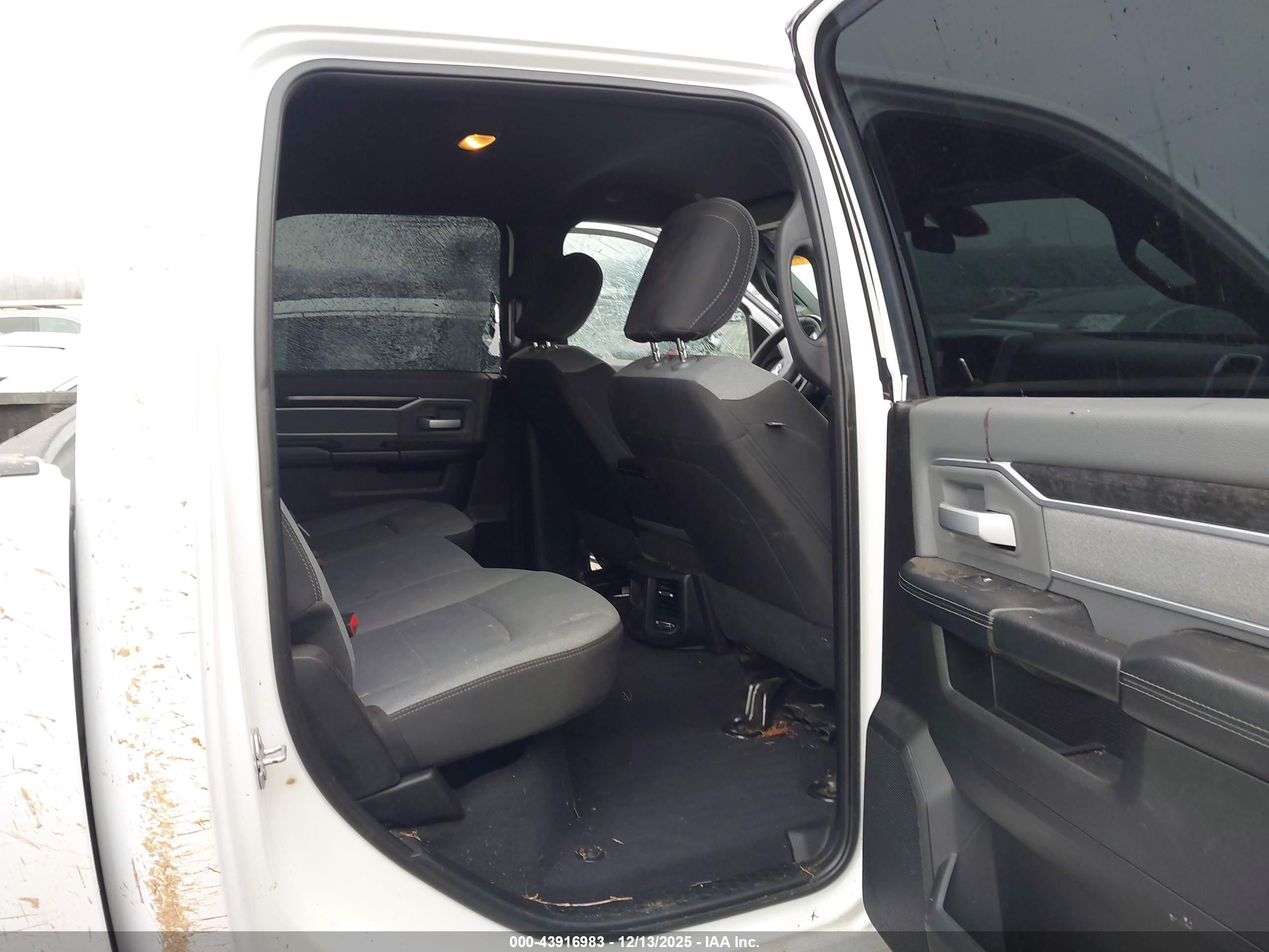 RAM 2500 image 8