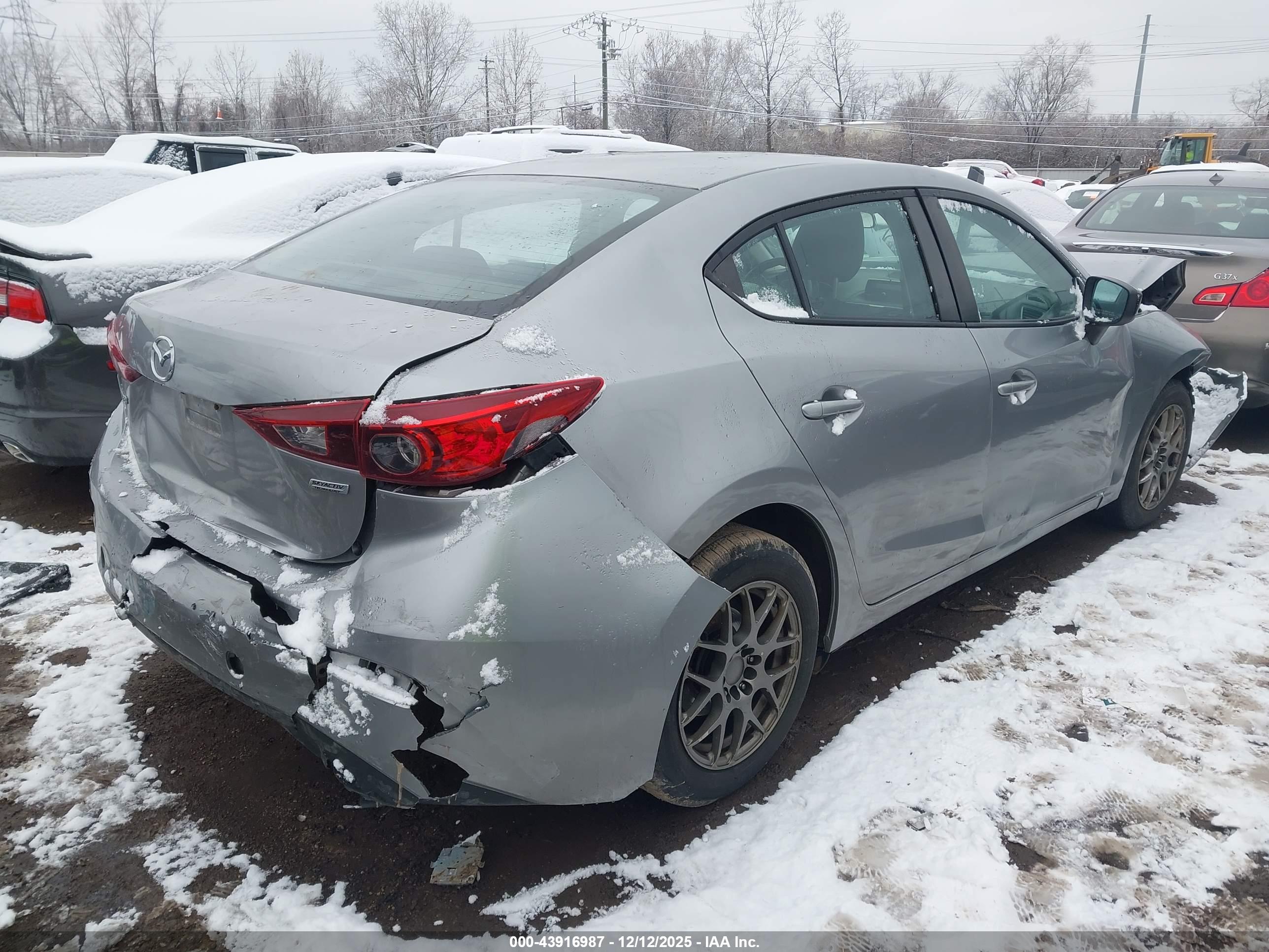 MAZDA MAZDA3 image 4
