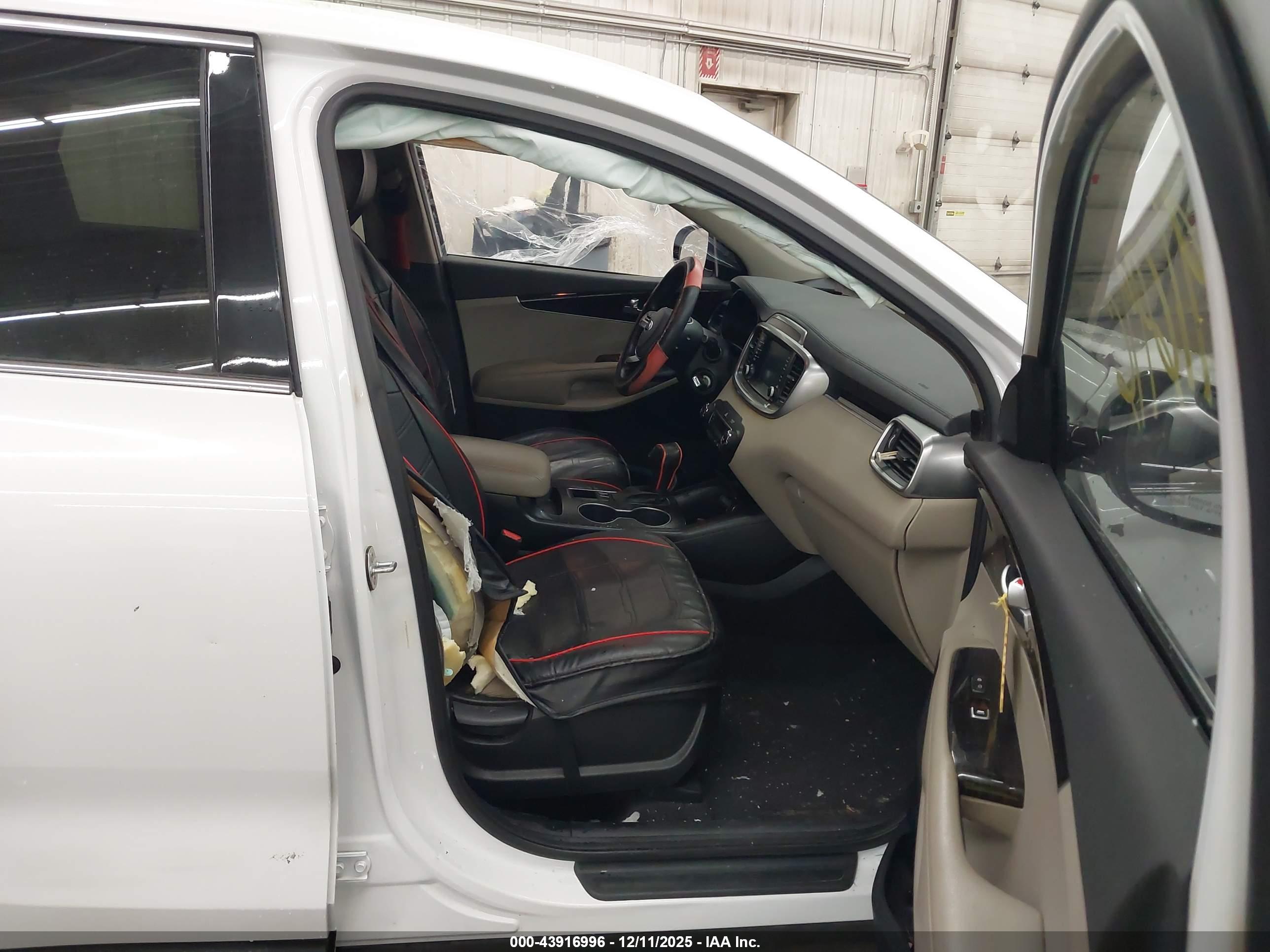 KIA SORENTO image 5