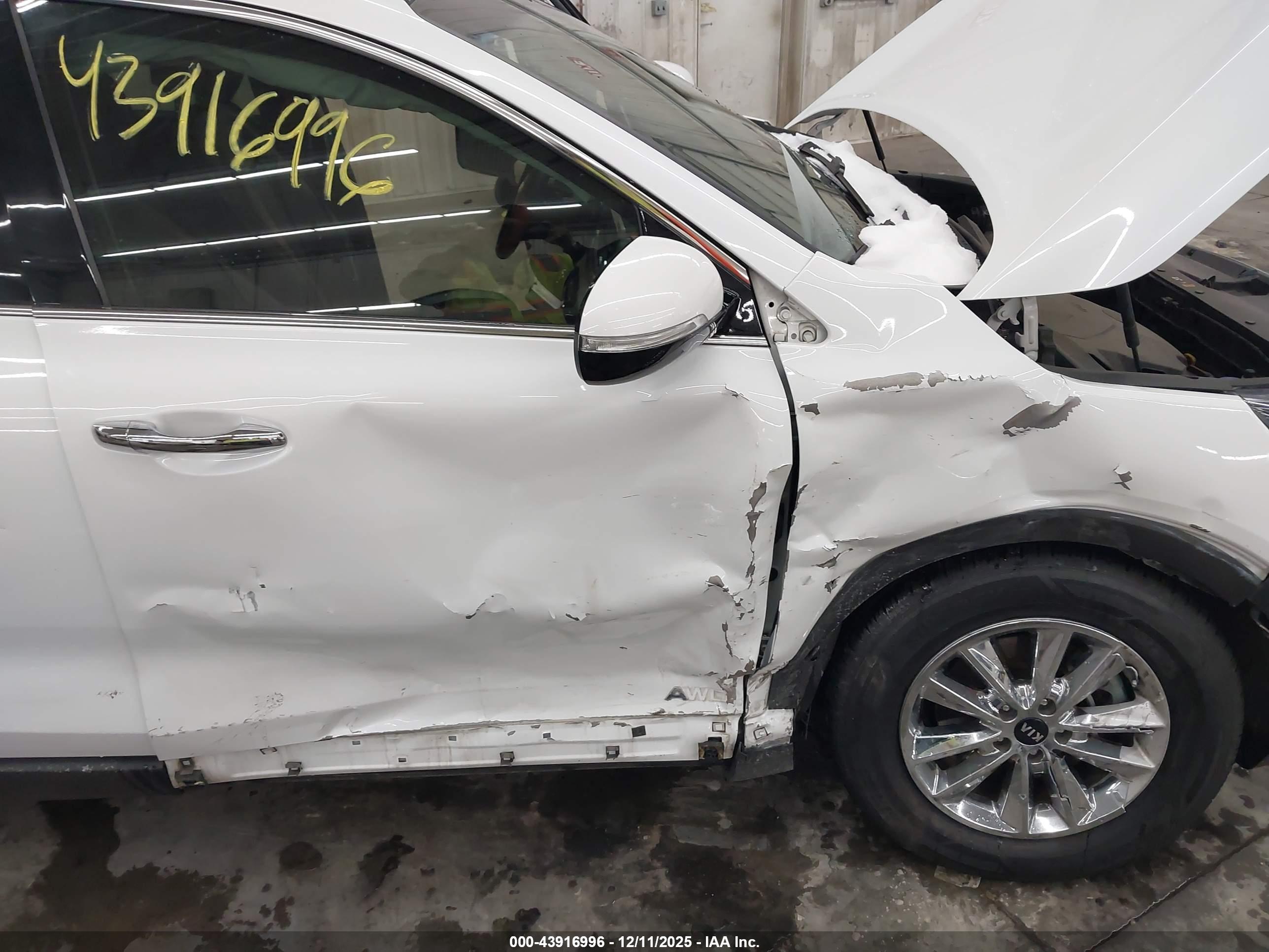 KIA SORENTO image 6