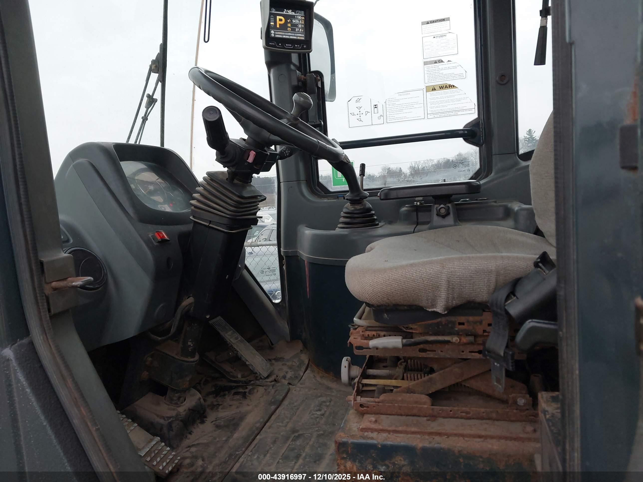 HYUNDAI HL740-9 image 5
