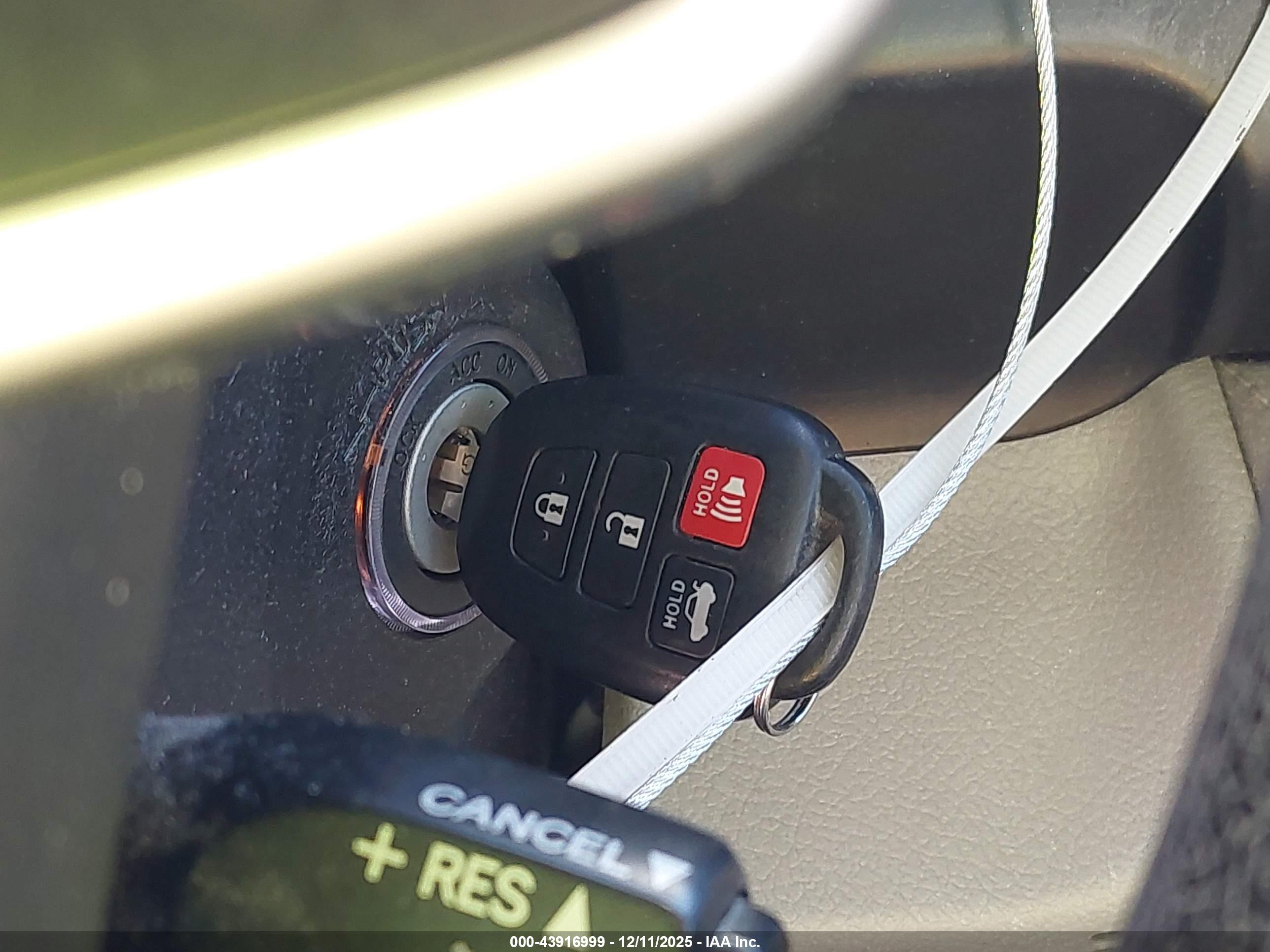 TOYOTA CAMRY image 11