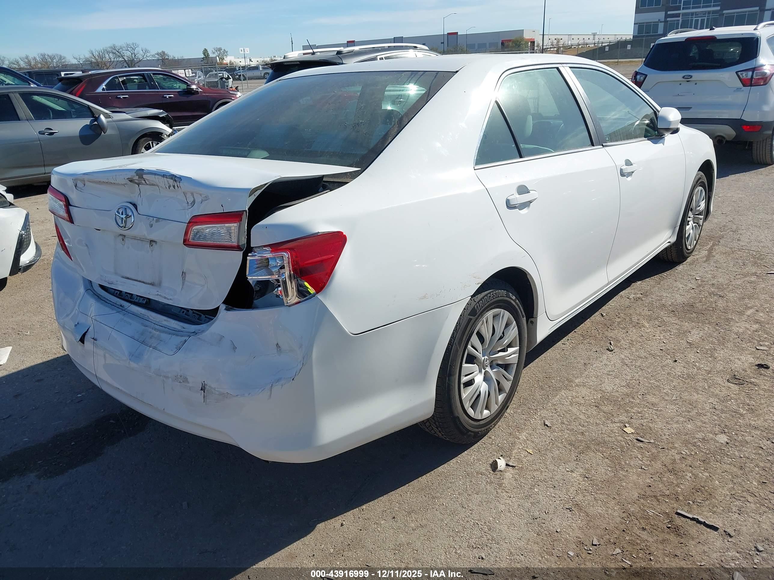 TOYOTA CAMRY image 4