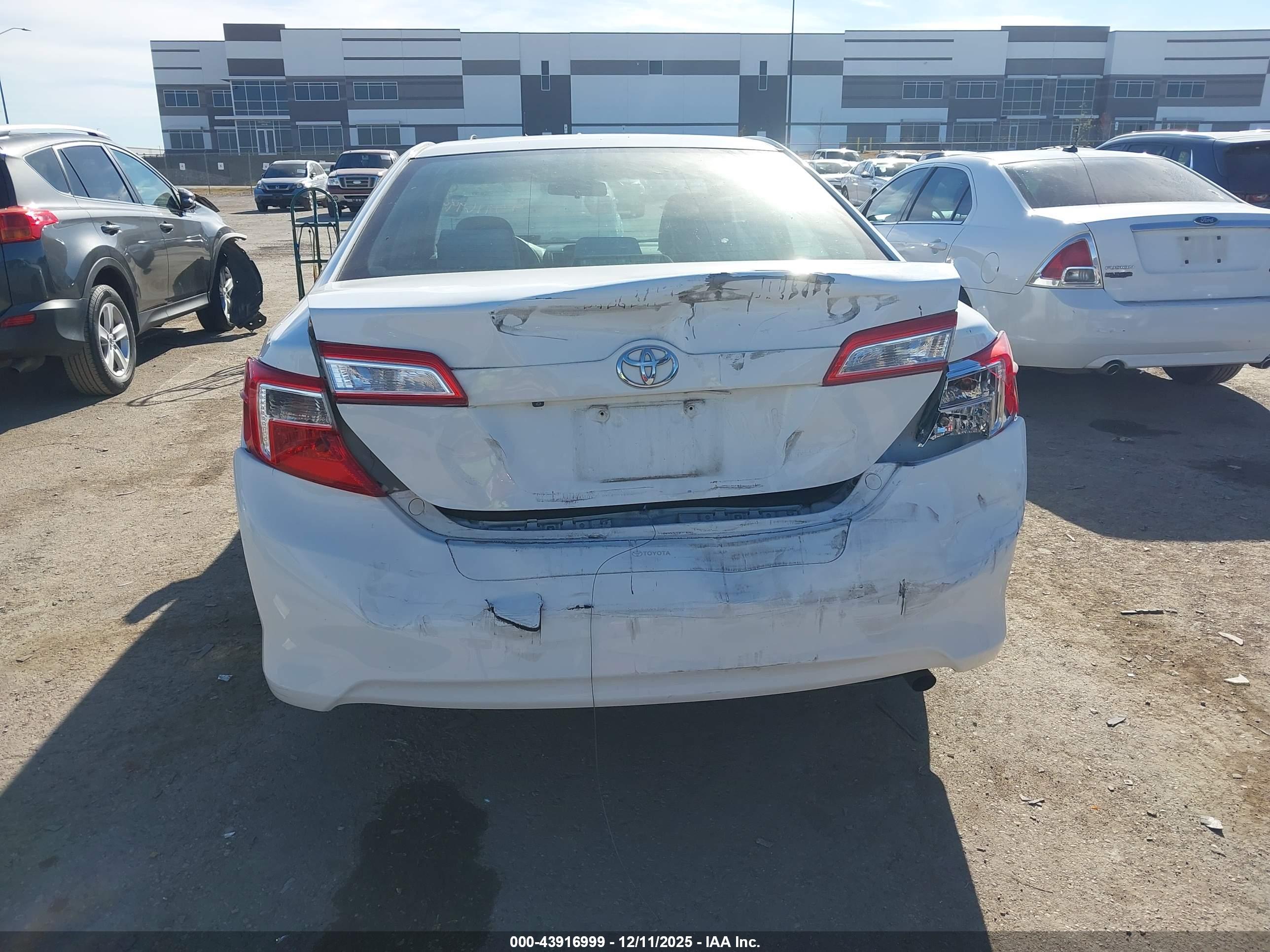 TOYOTA CAMRY image 6
