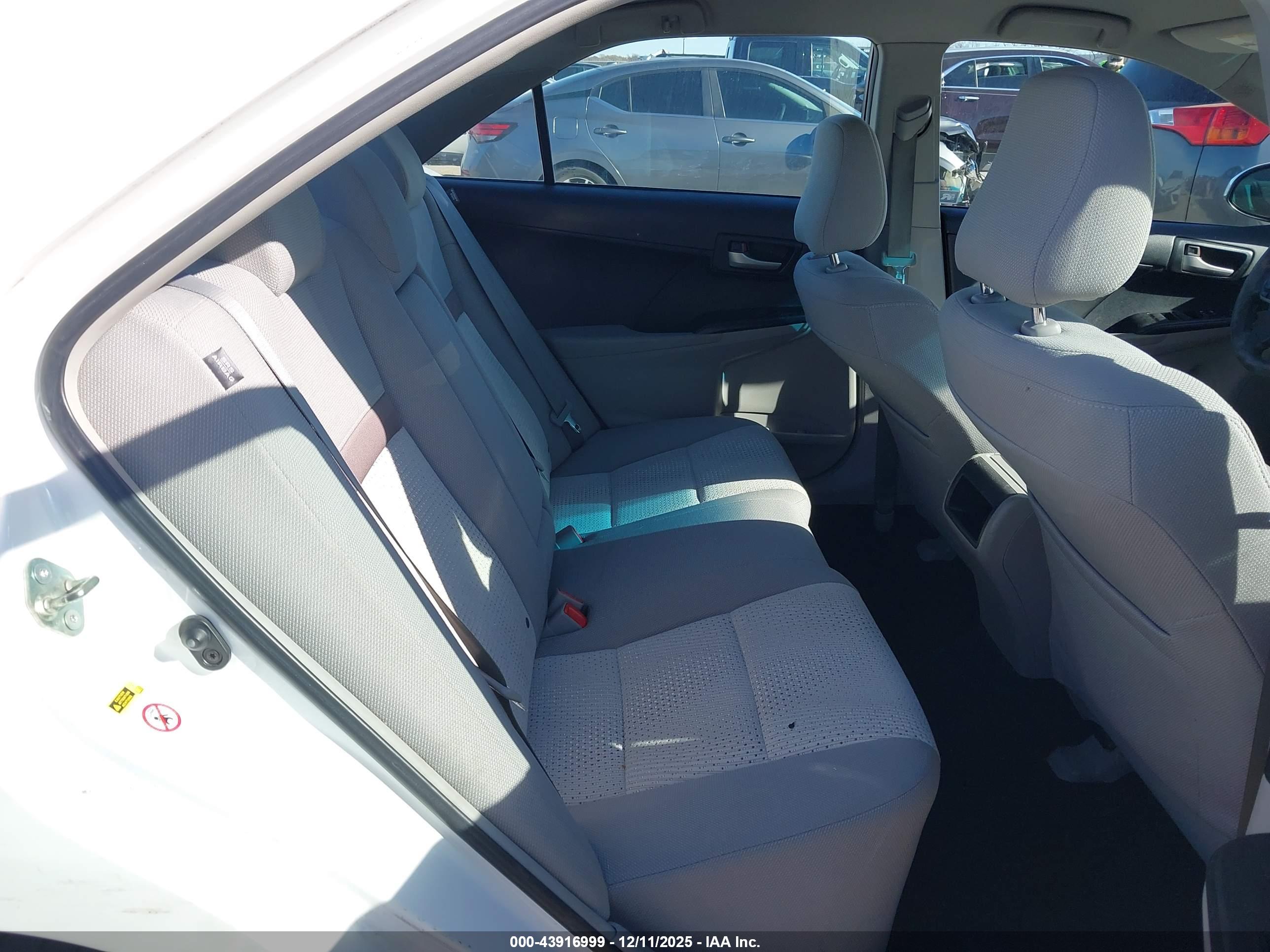 TOYOTA CAMRY image 8