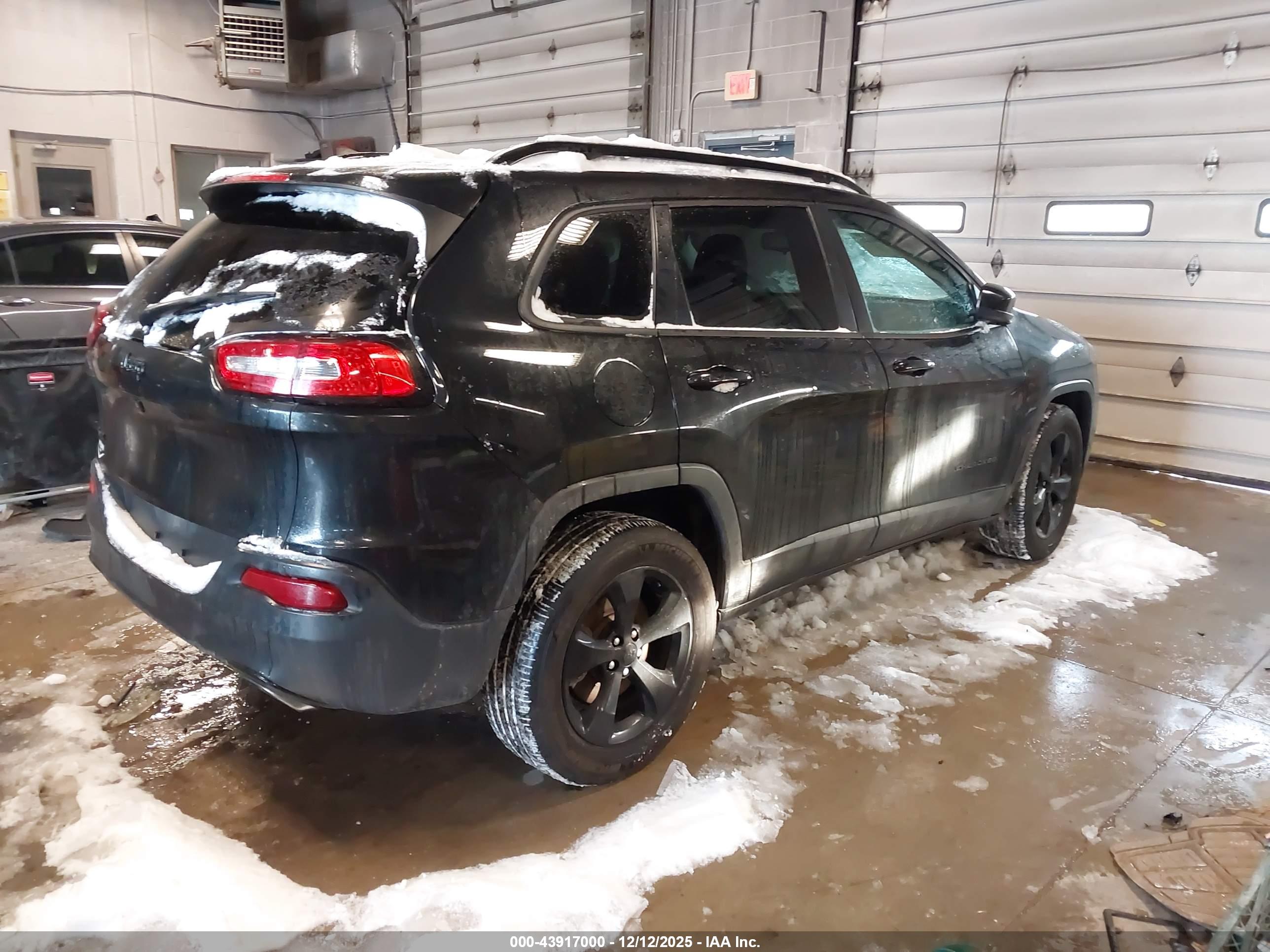 JEEP CHEROKEE image 4