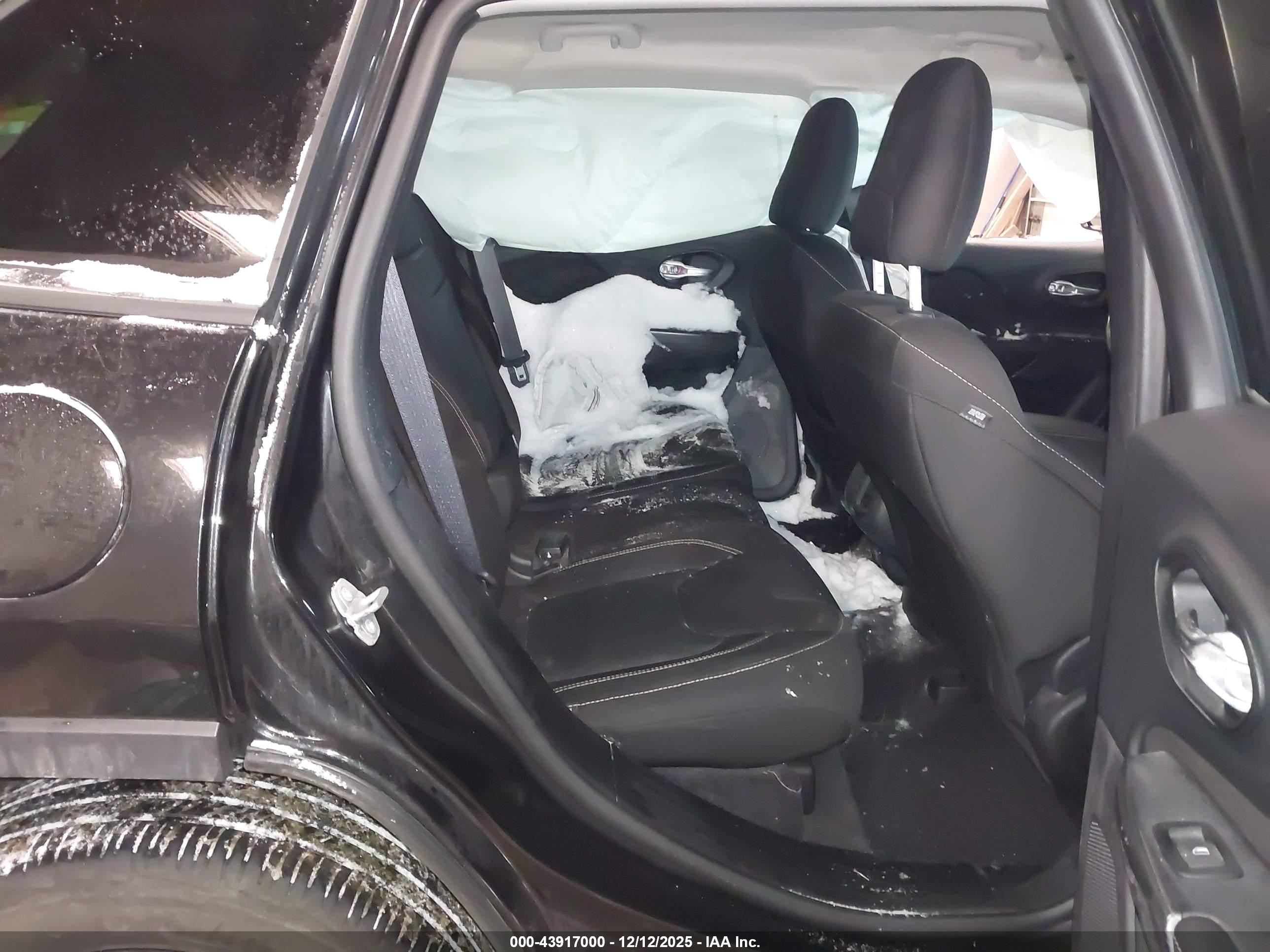JEEP CHEROKEE image 8