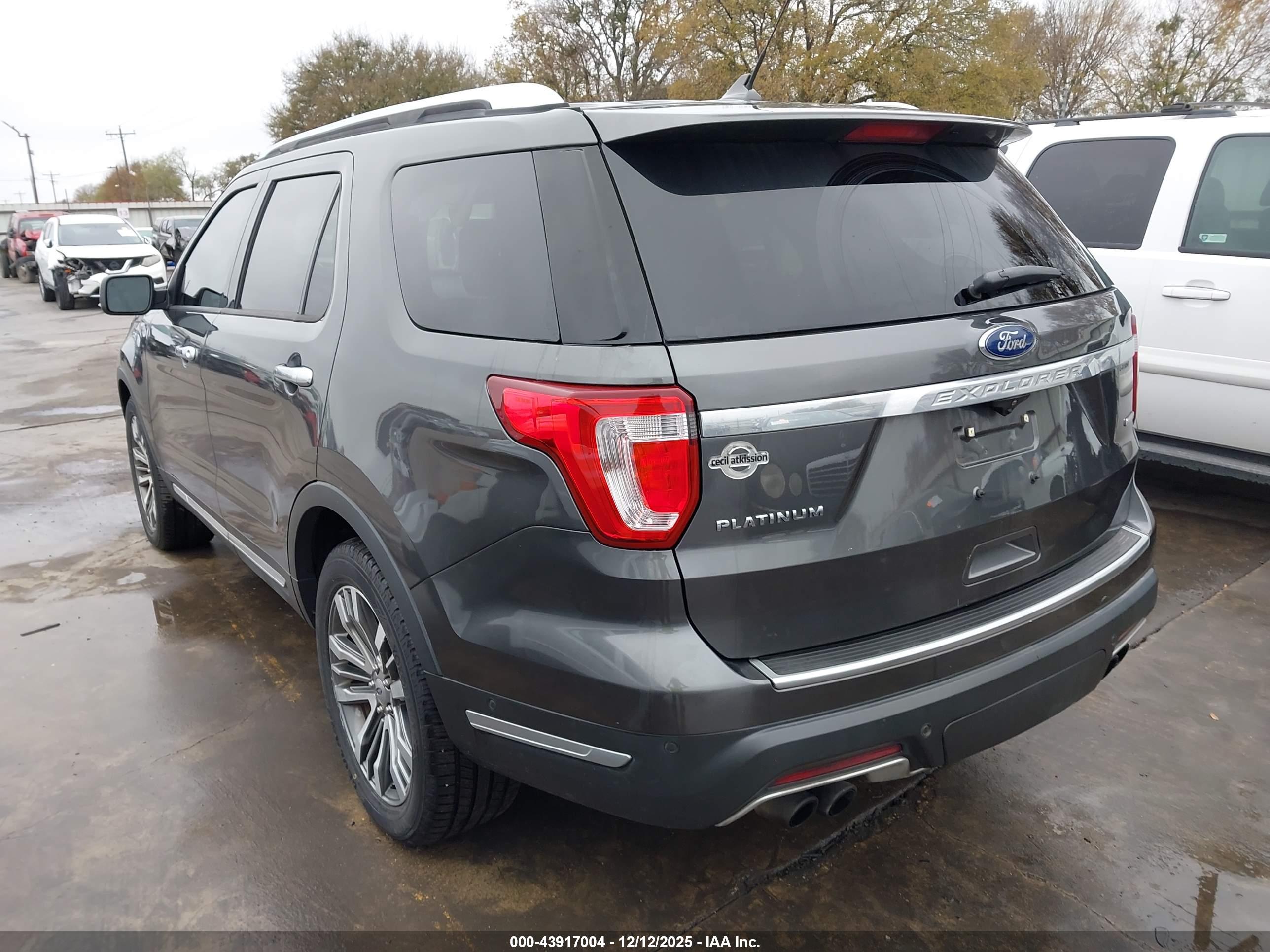 FORD EXPLORER image 3