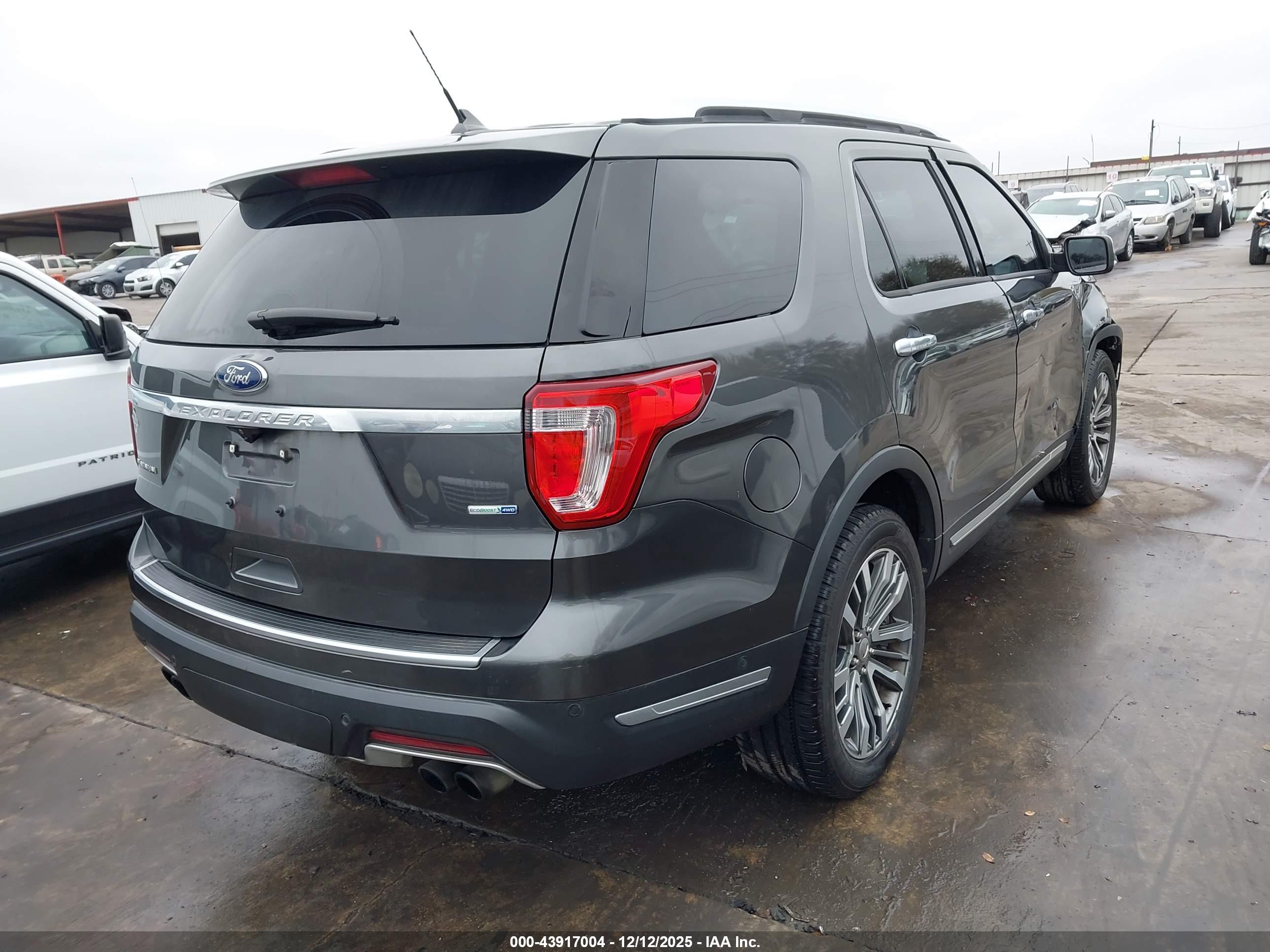 FORD EXPLORER image 4