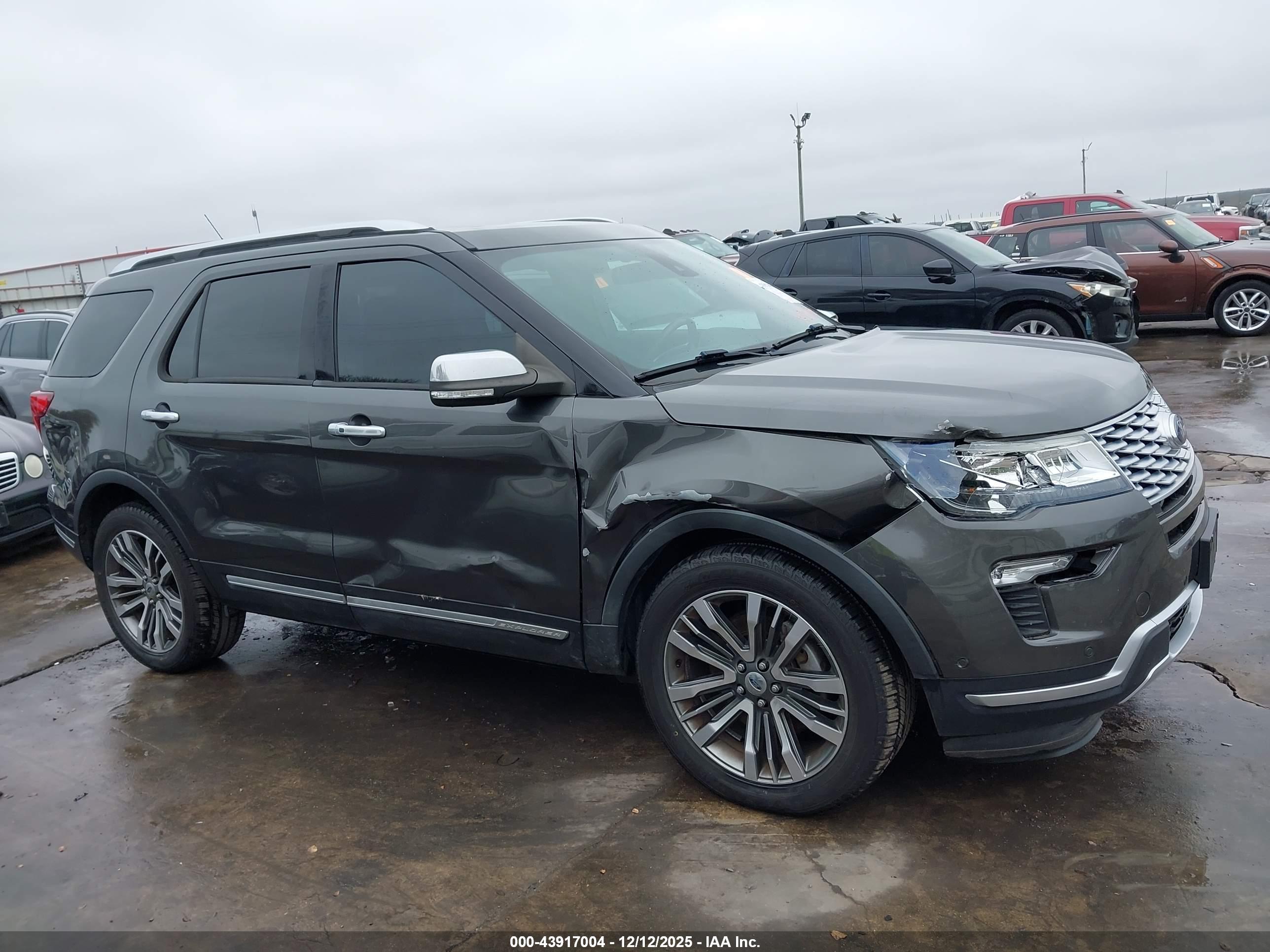 FORD EXPLORER image 6