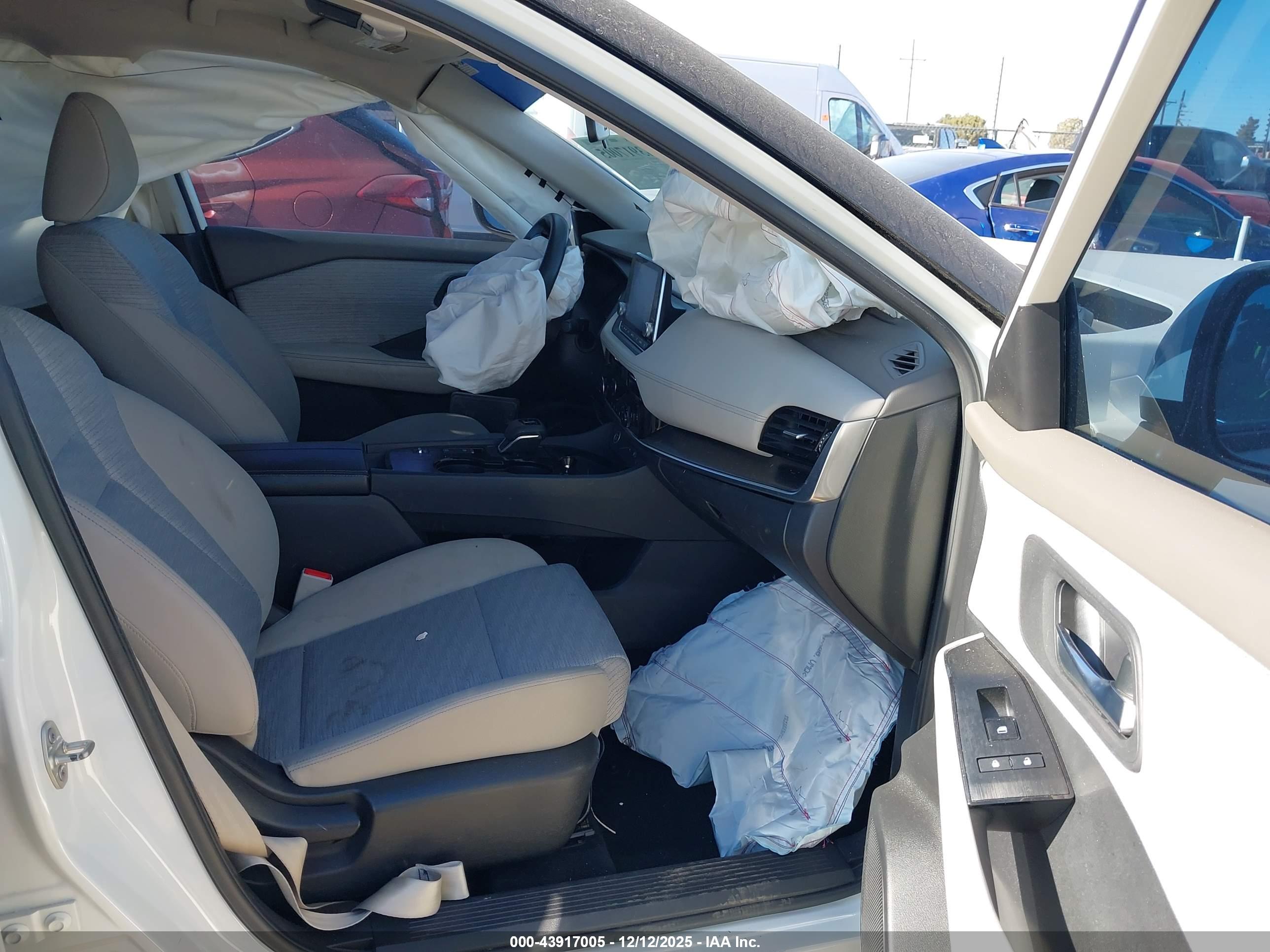 NISSAN ROGUE image 5