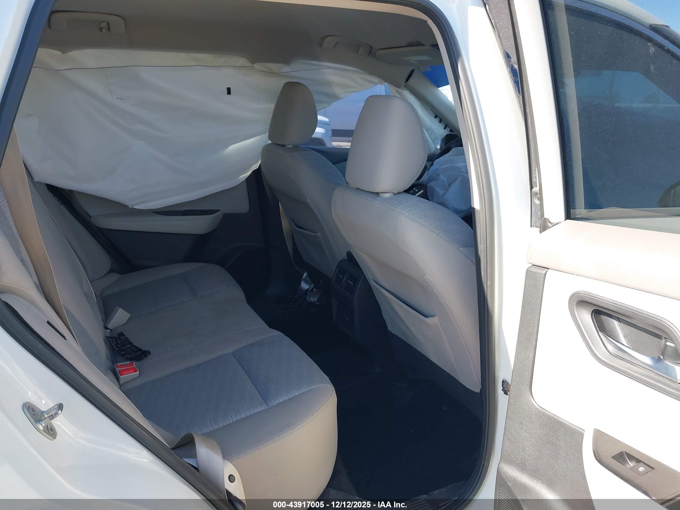 NISSAN ROGUE image 8