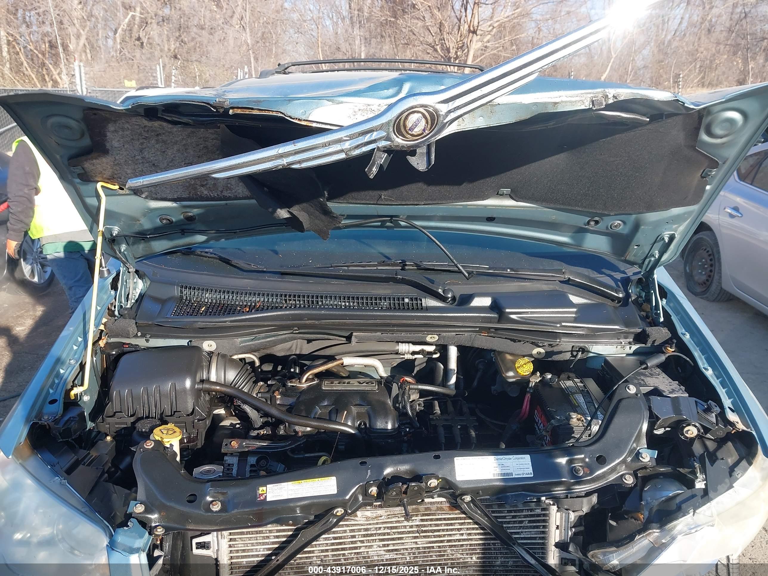 CHRYSLER TOWN image 10