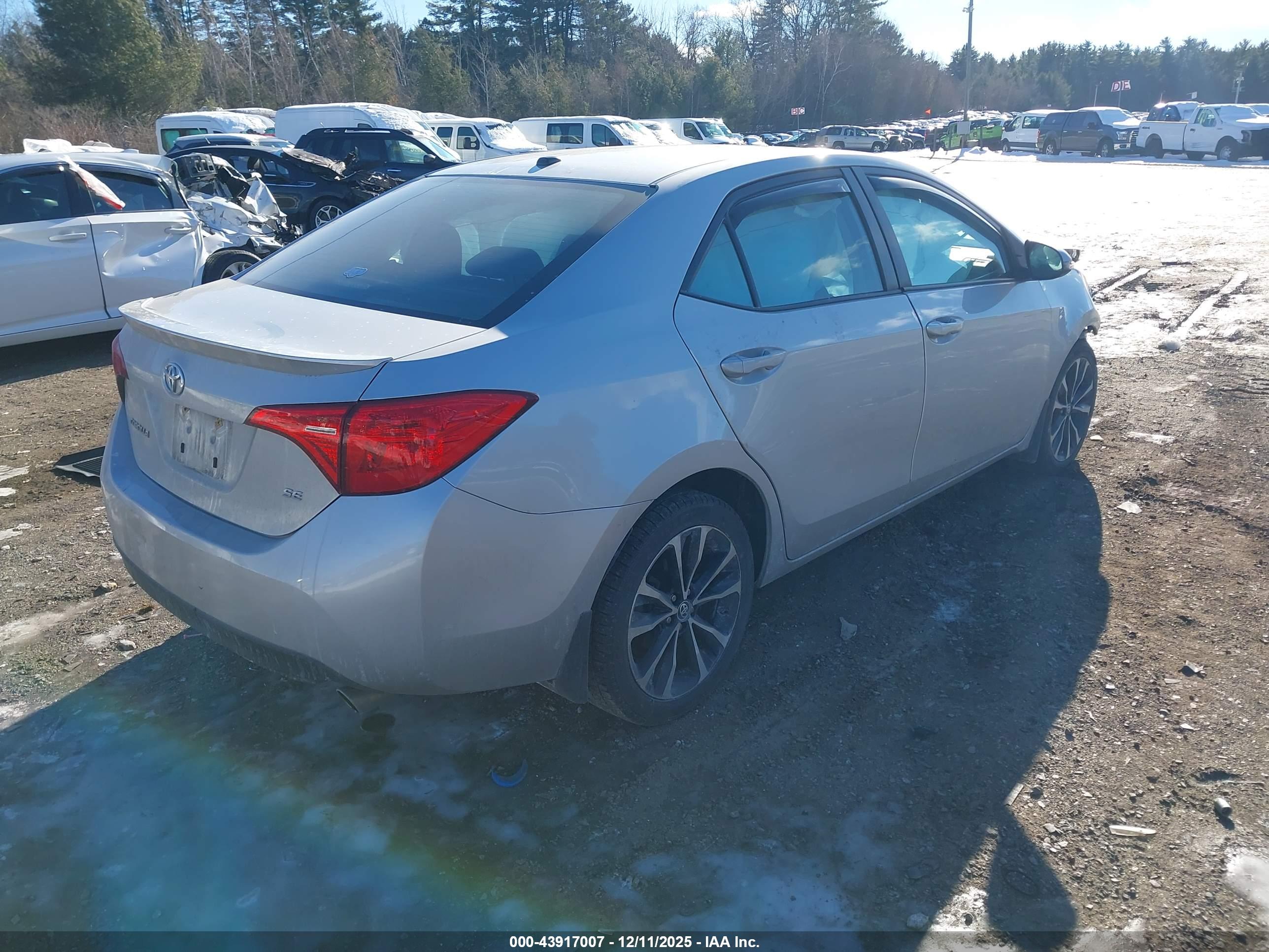 TOYOTA COROLLA image 4
