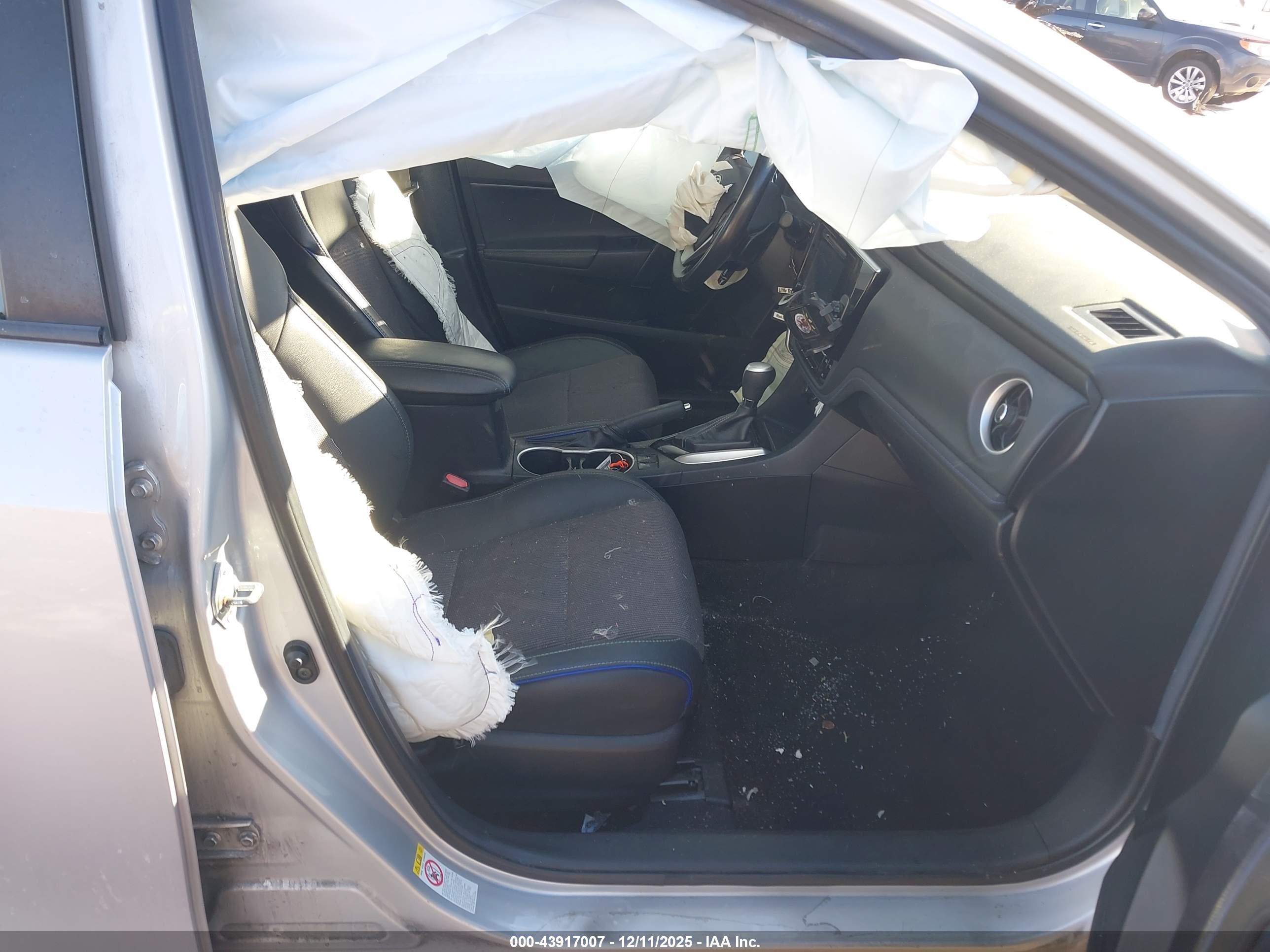 TOYOTA COROLLA image 5