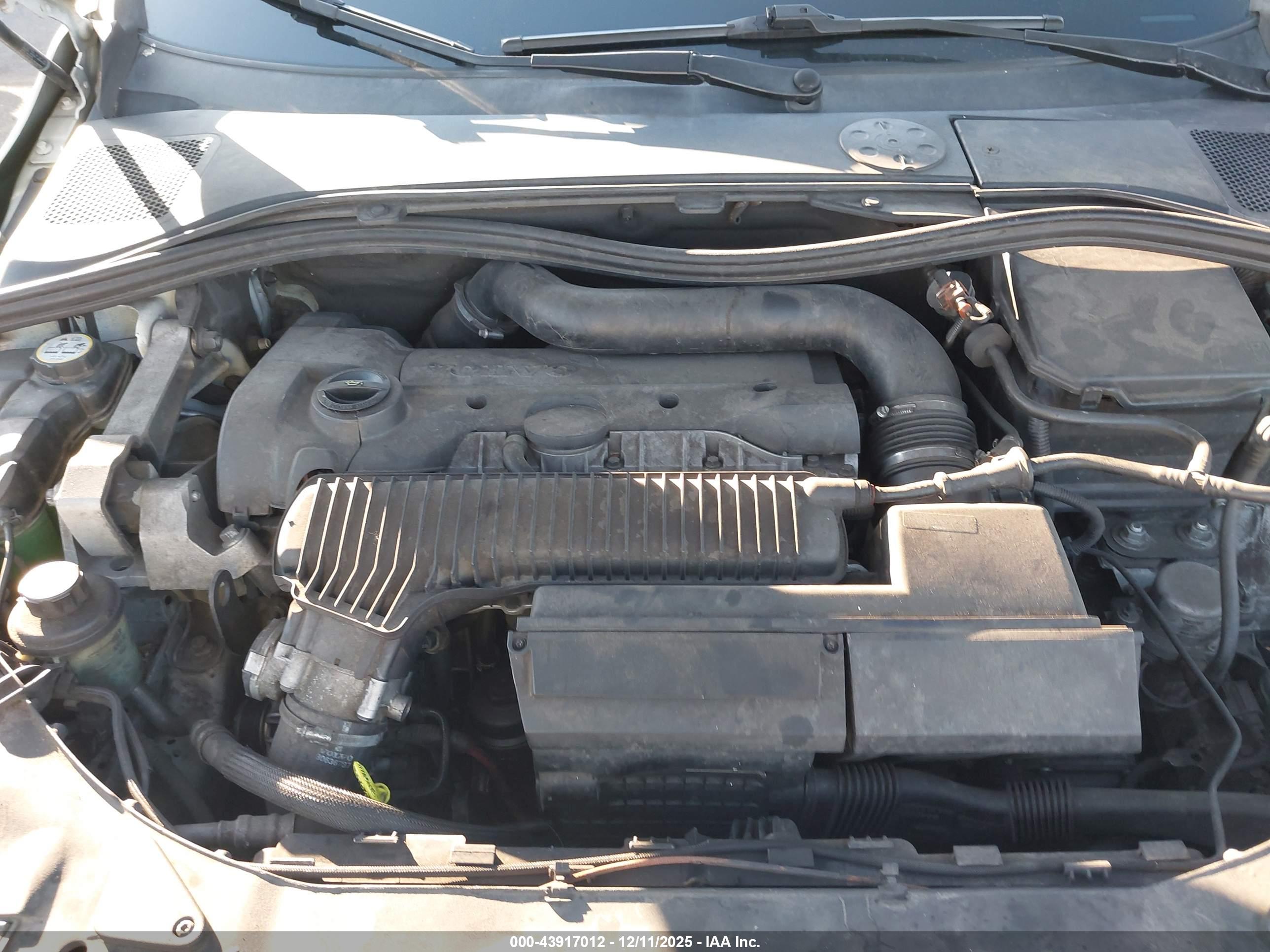 VOLVO S60 image 10