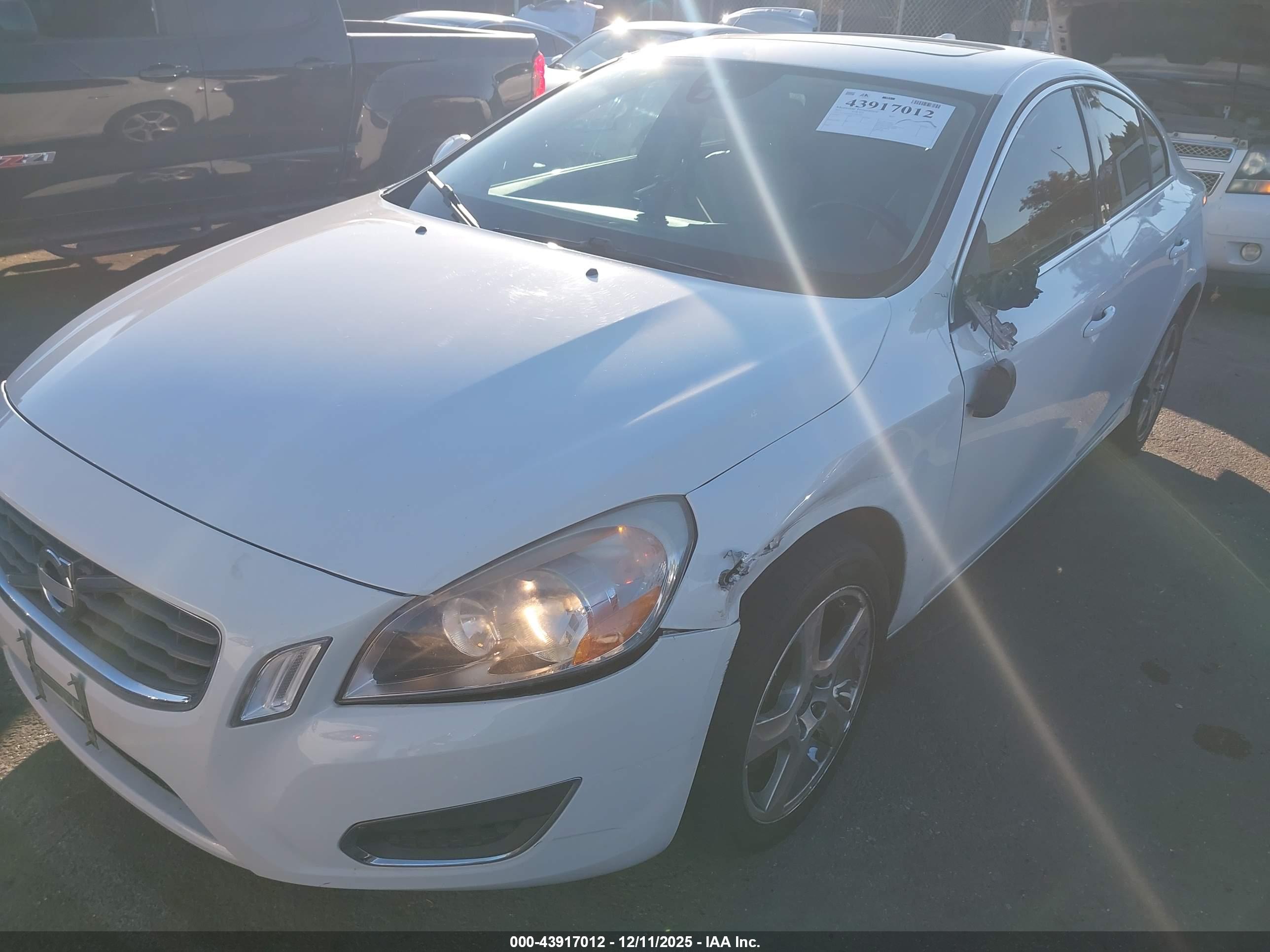 VOLVO S60 image 6