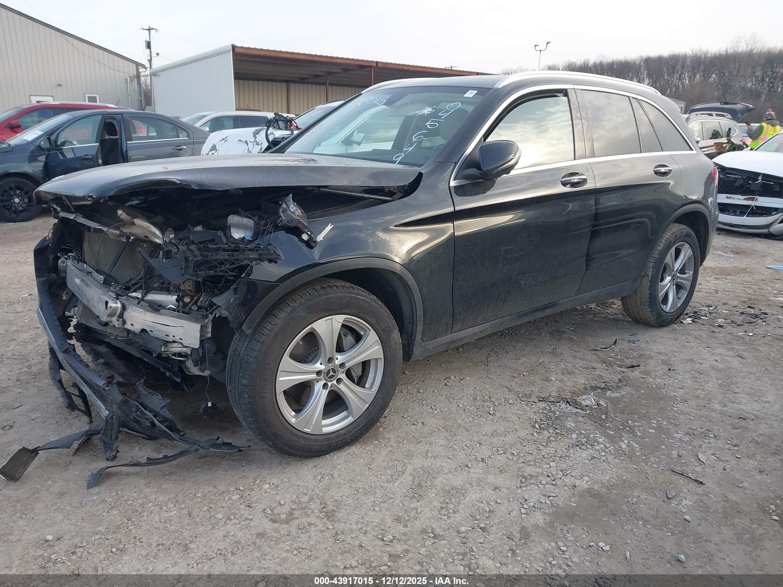 MERCEDES-BENZ GLC image 2