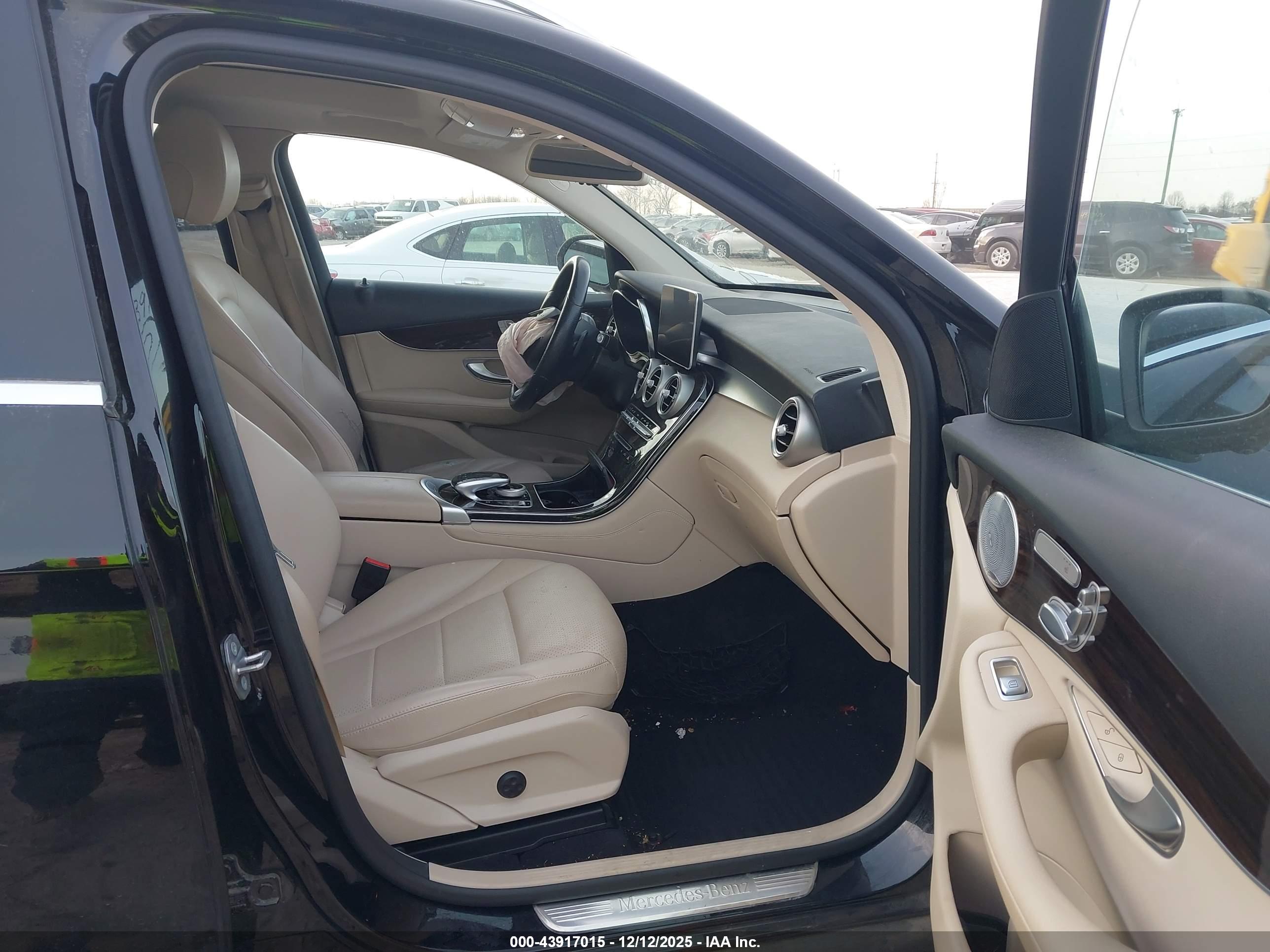 MERCEDES-BENZ GLC image 5