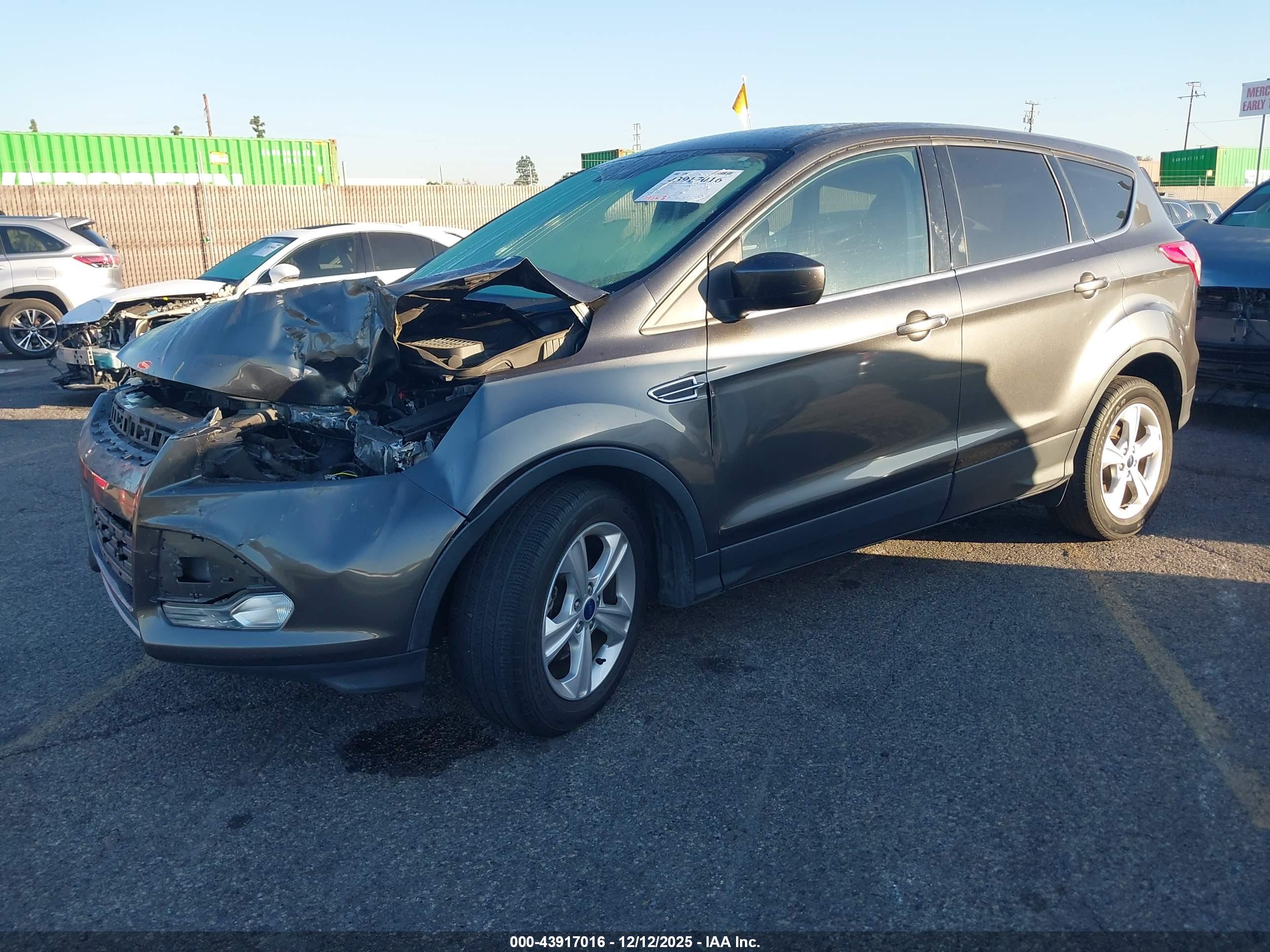 FORD ESCAPE image 2