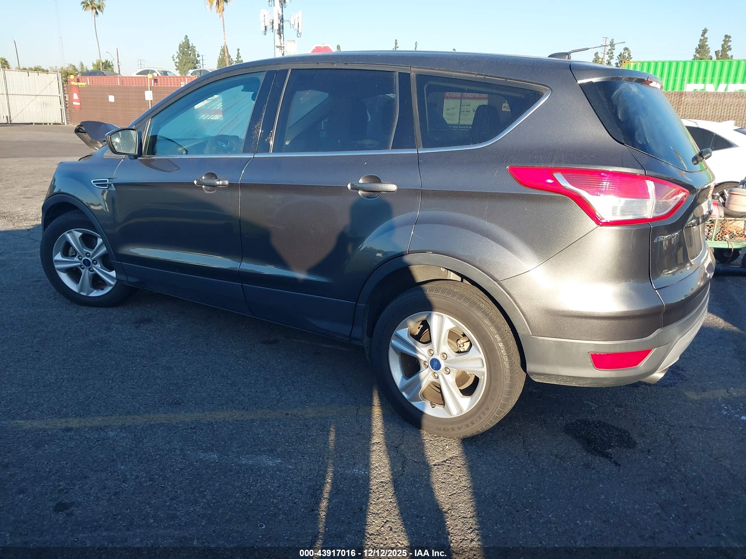 FORD ESCAPE image 3