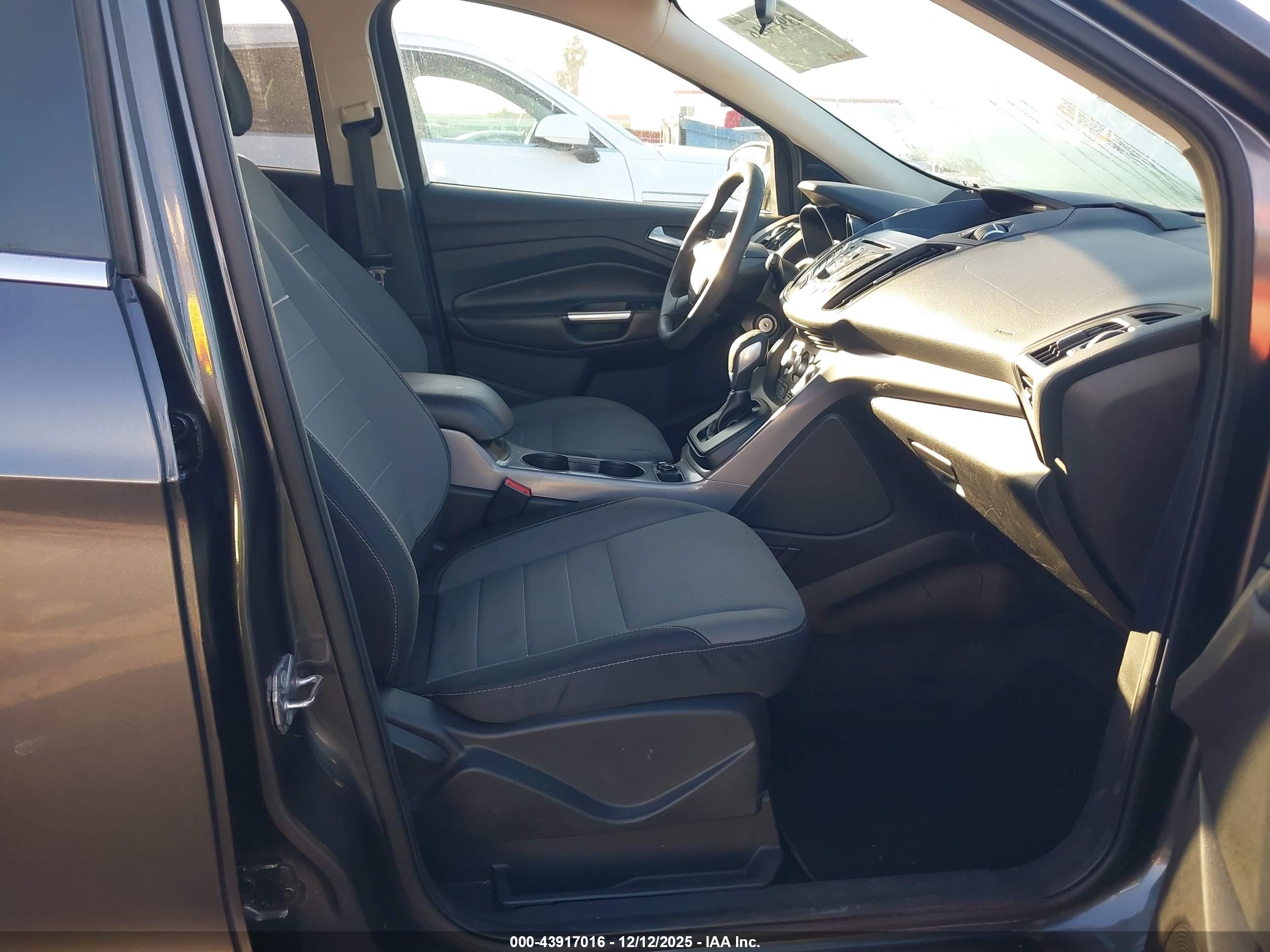 FORD ESCAPE image 5