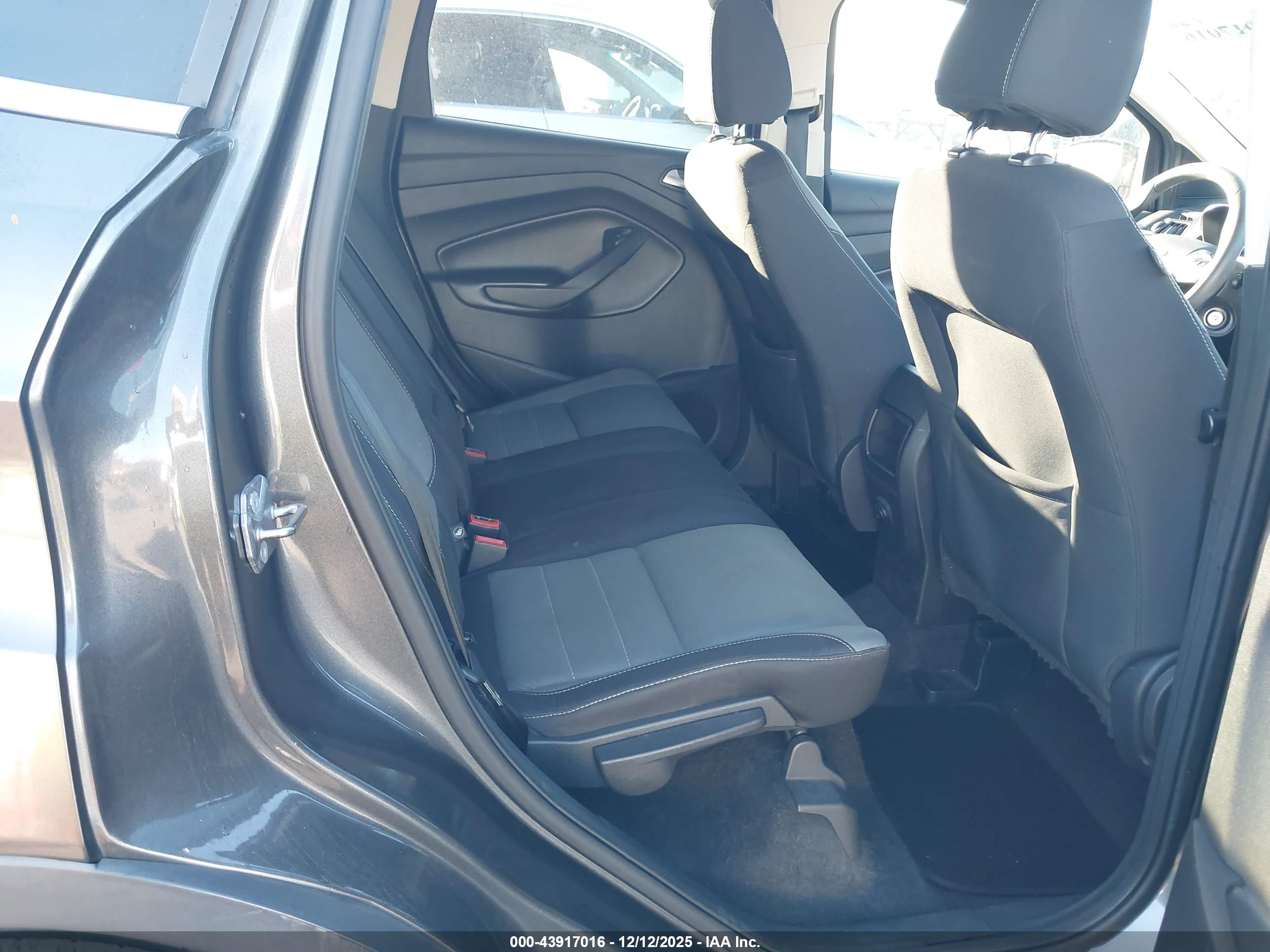 FORD ESCAPE image 8