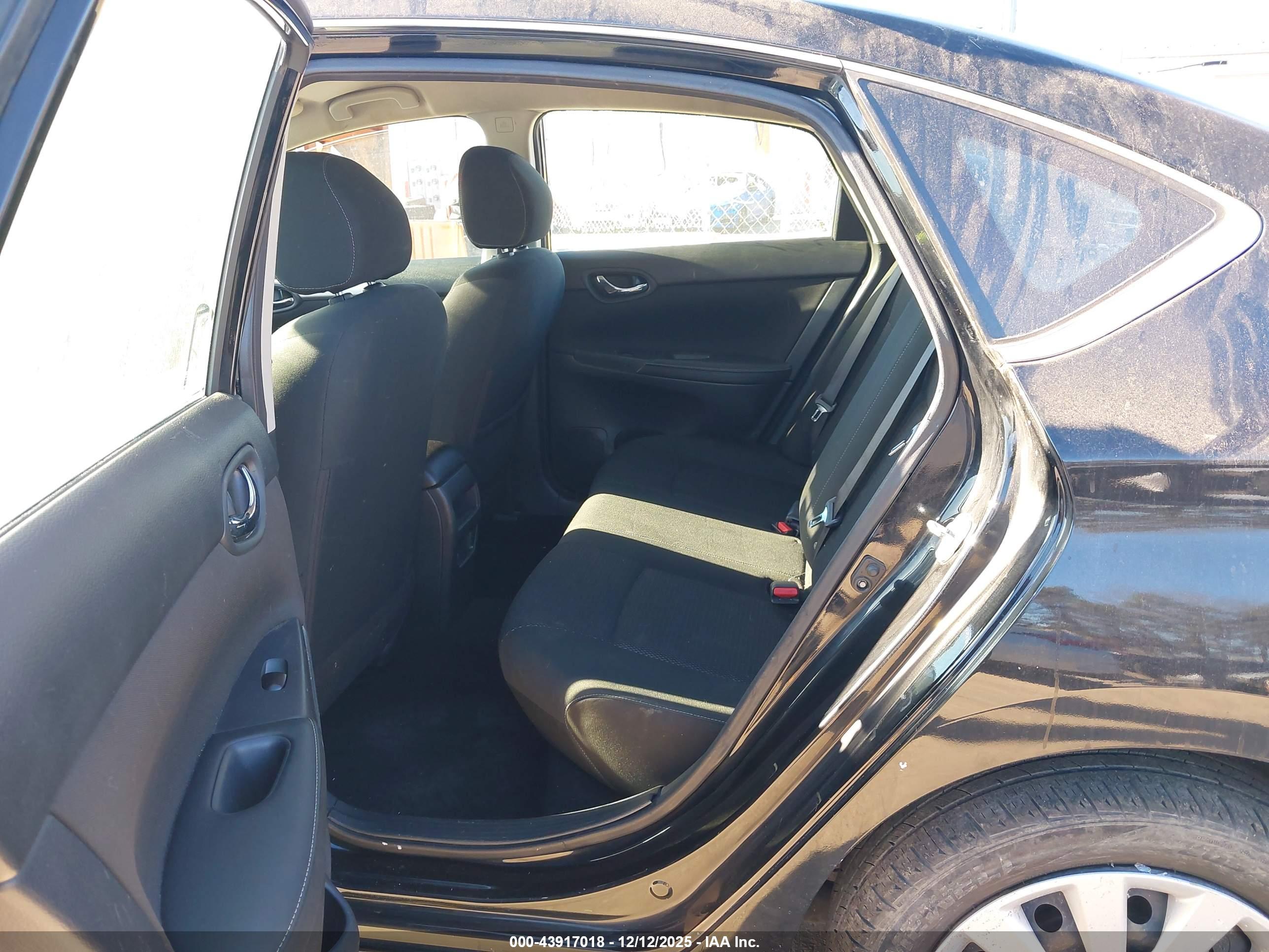 NISSAN SENTRA image 8