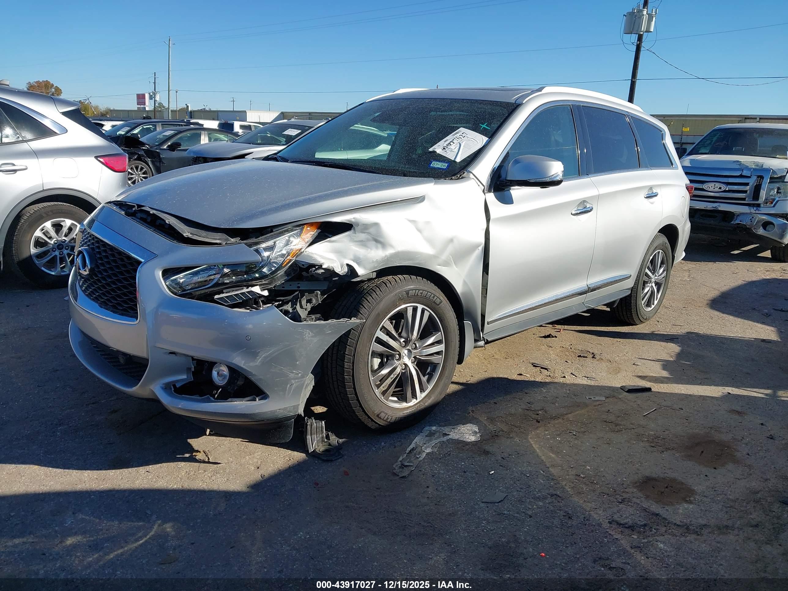 INFINITI QX60 image 2