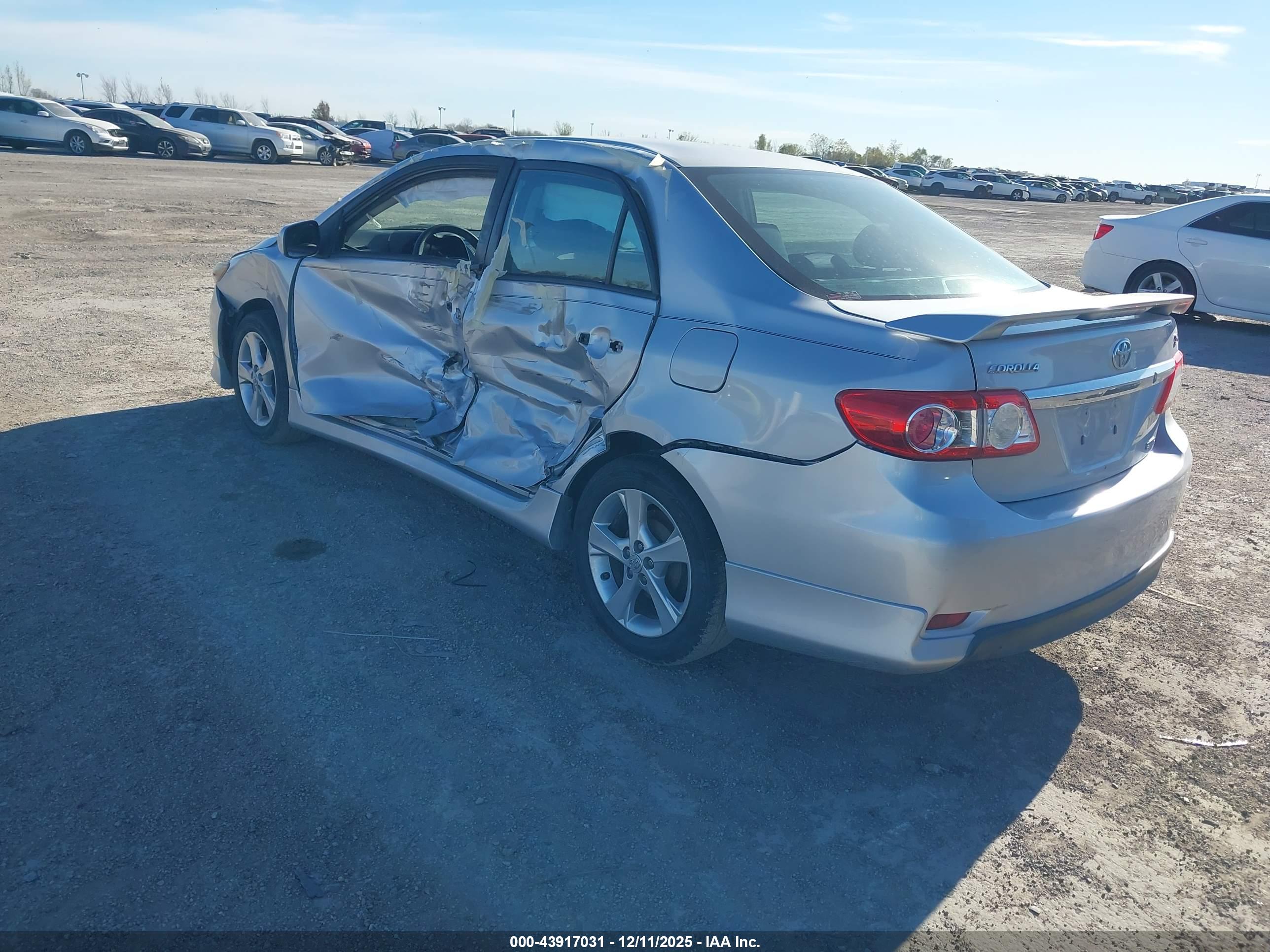 TOYOTA COROLLA image 3