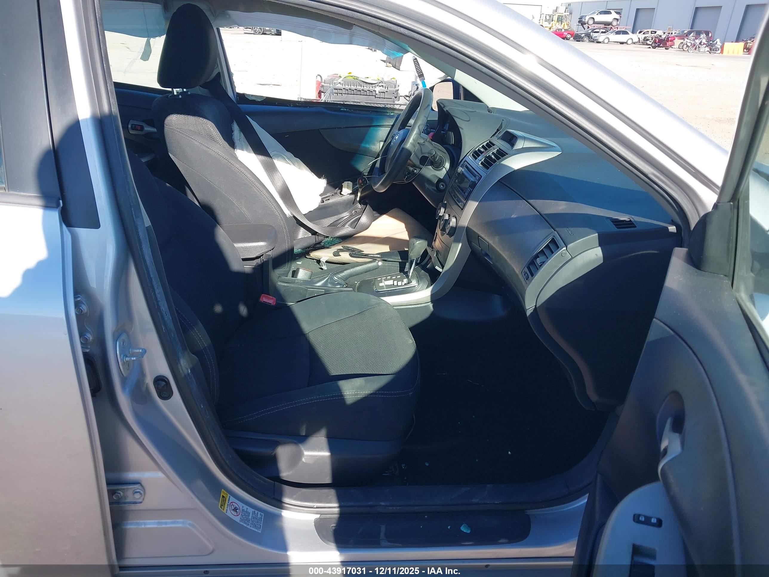 TOYOTA COROLLA image 5