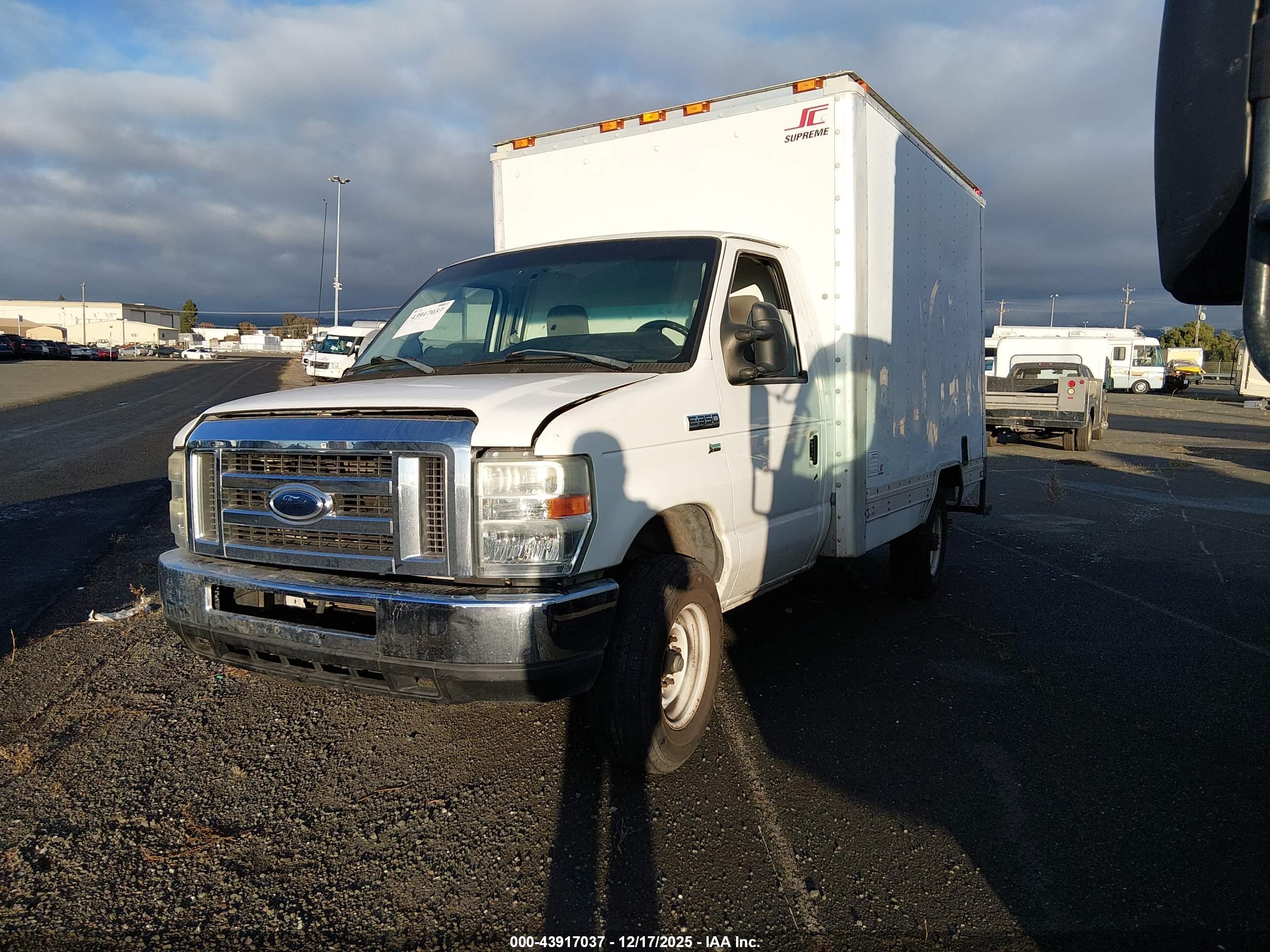 FORD E-350 image 2