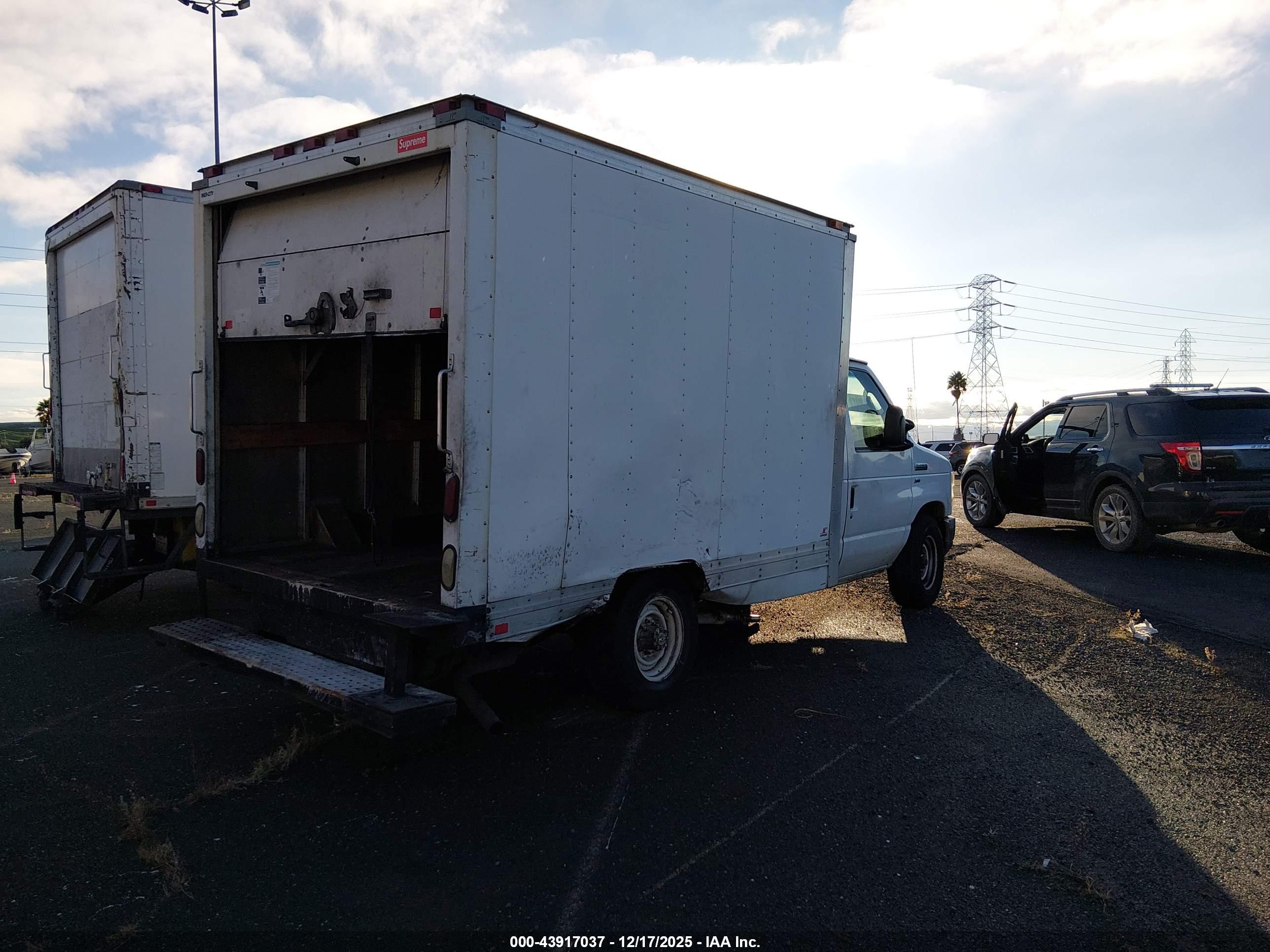 FORD E-350 image 4