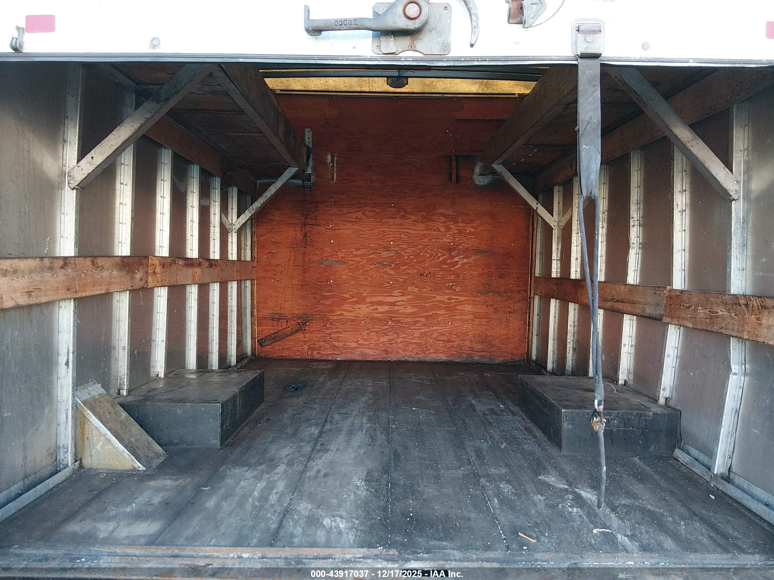 FORD E-350 image 7