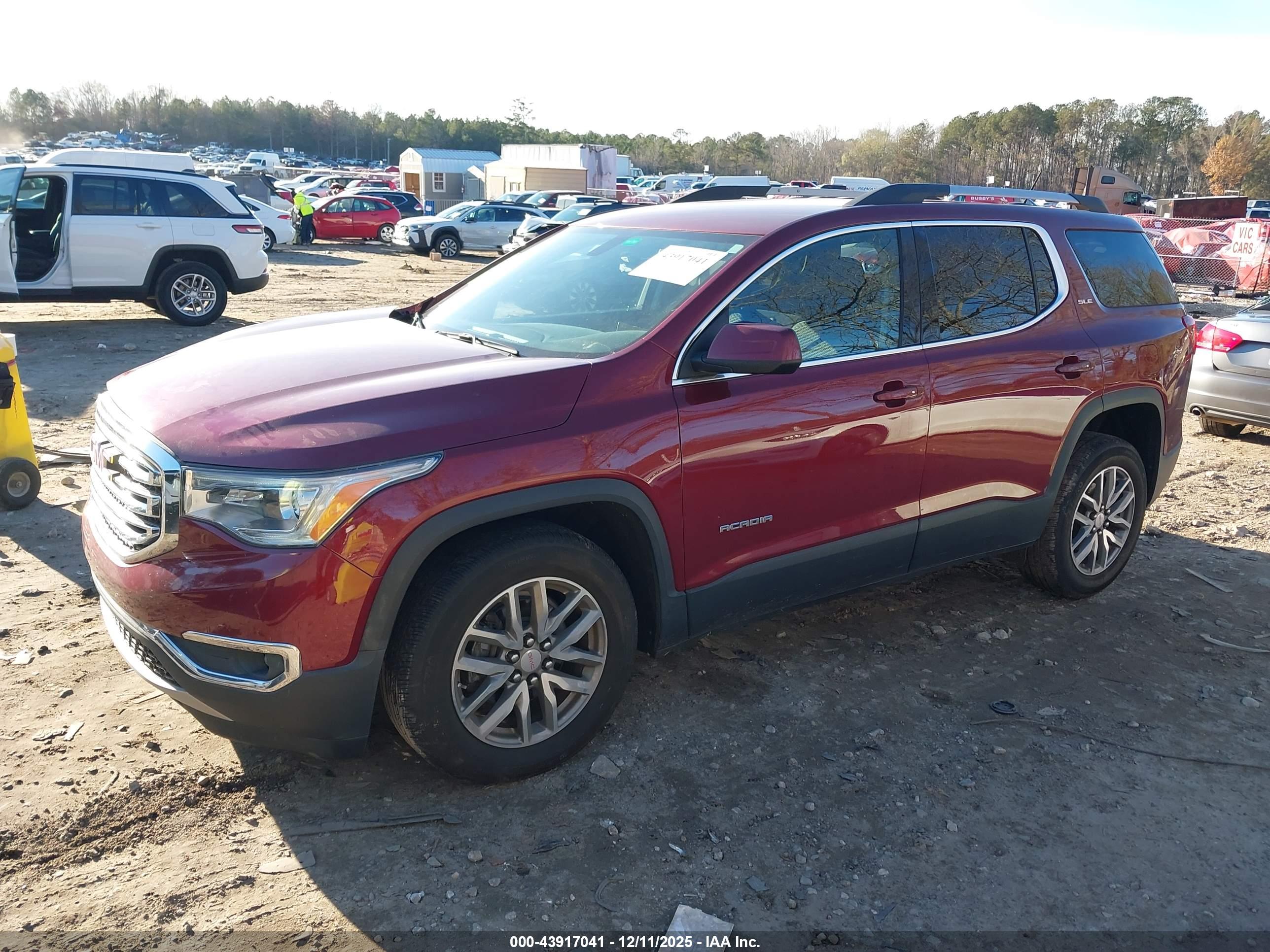 GMC ACADIA image 2