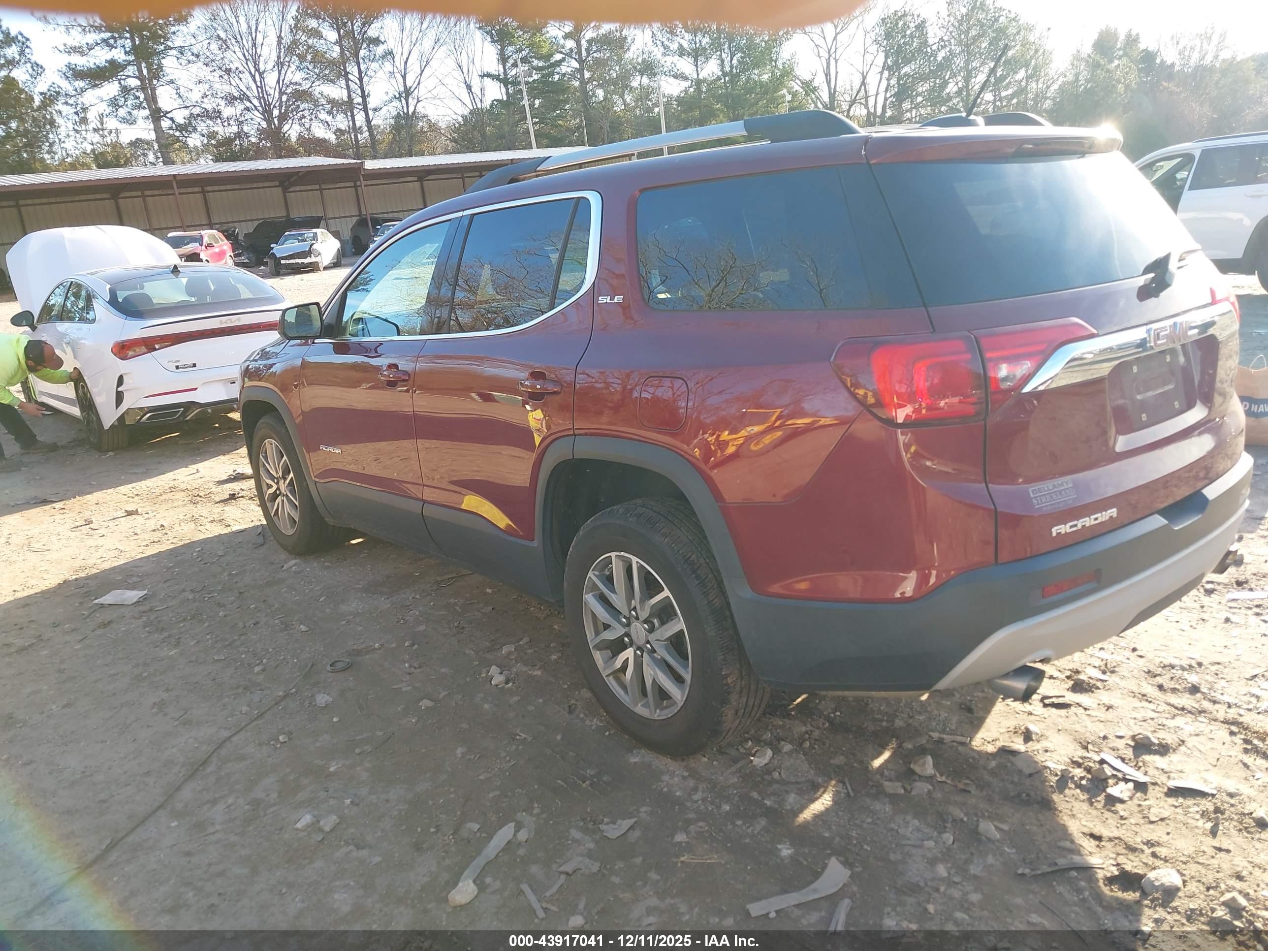 GMC ACADIA image 3