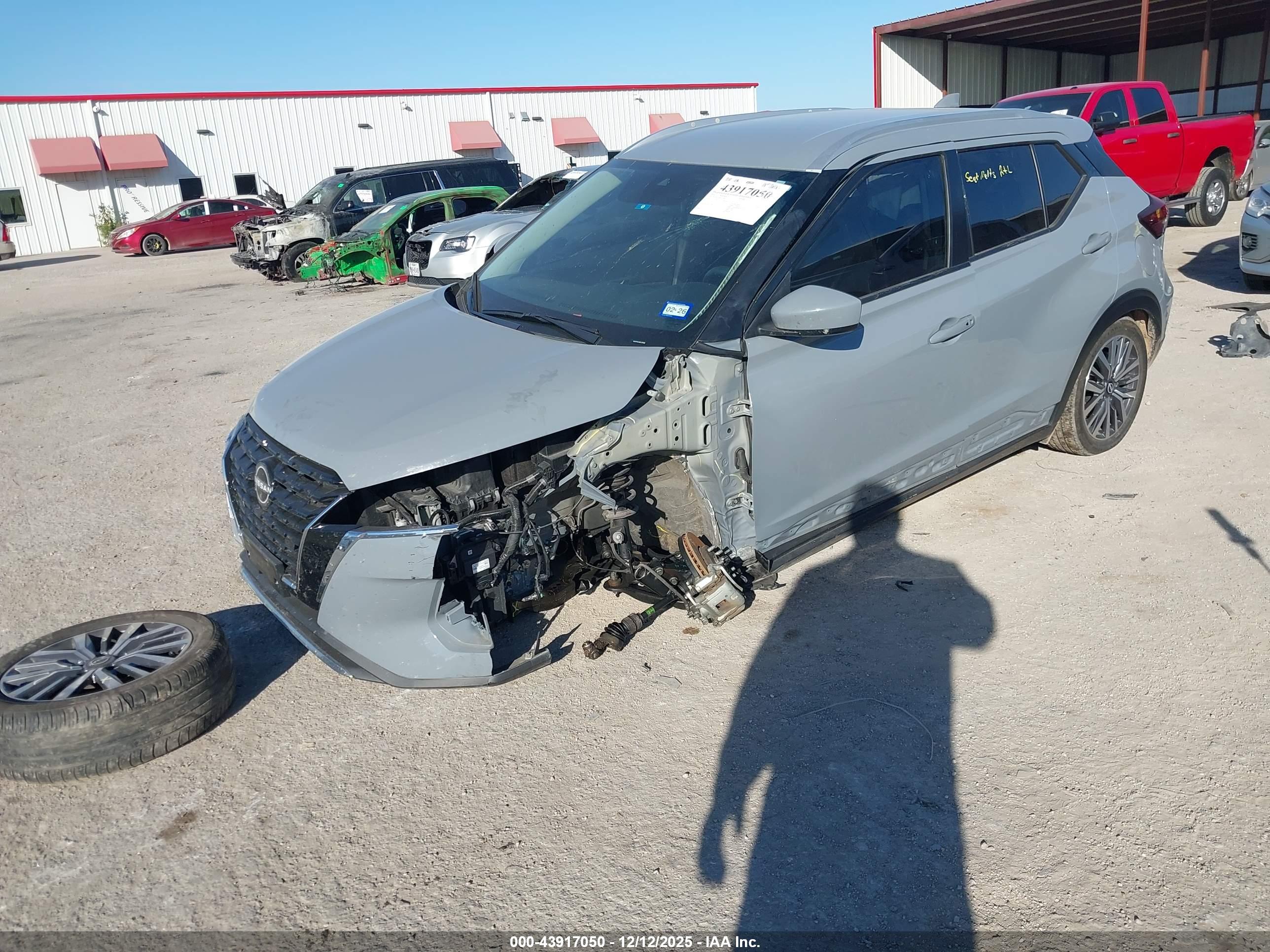 NISSAN KICKS image 2
