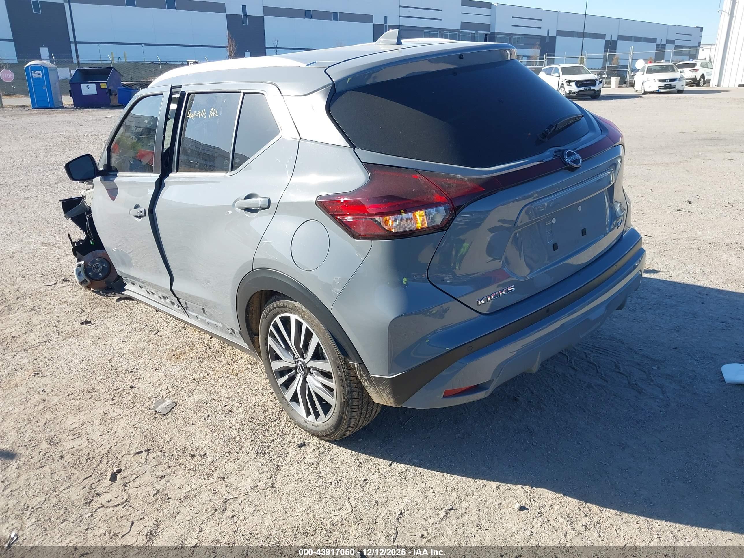 NISSAN KICKS image 3