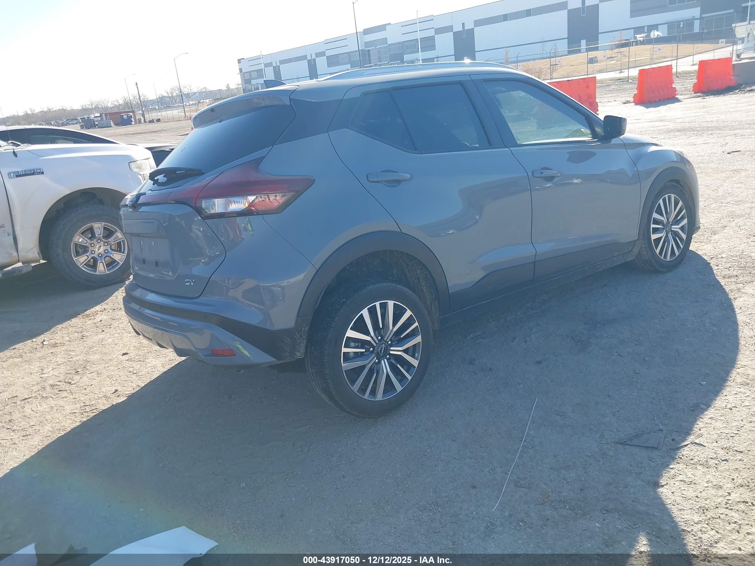 NISSAN KICKS image 4