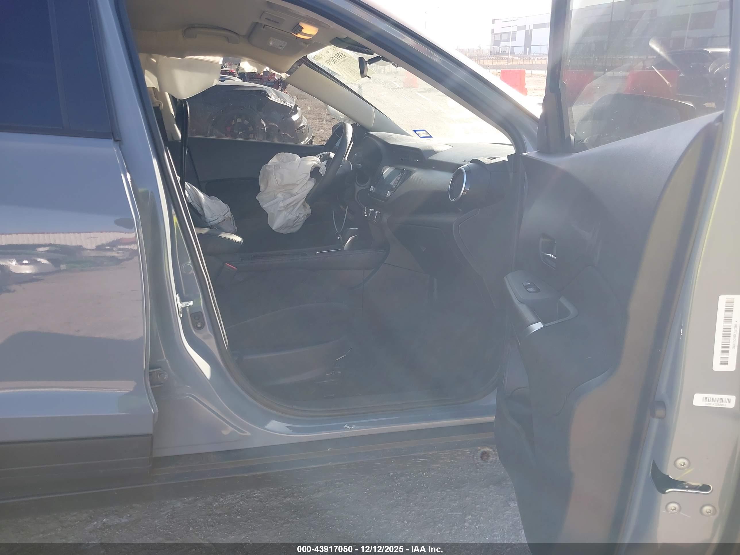 NISSAN KICKS image 5