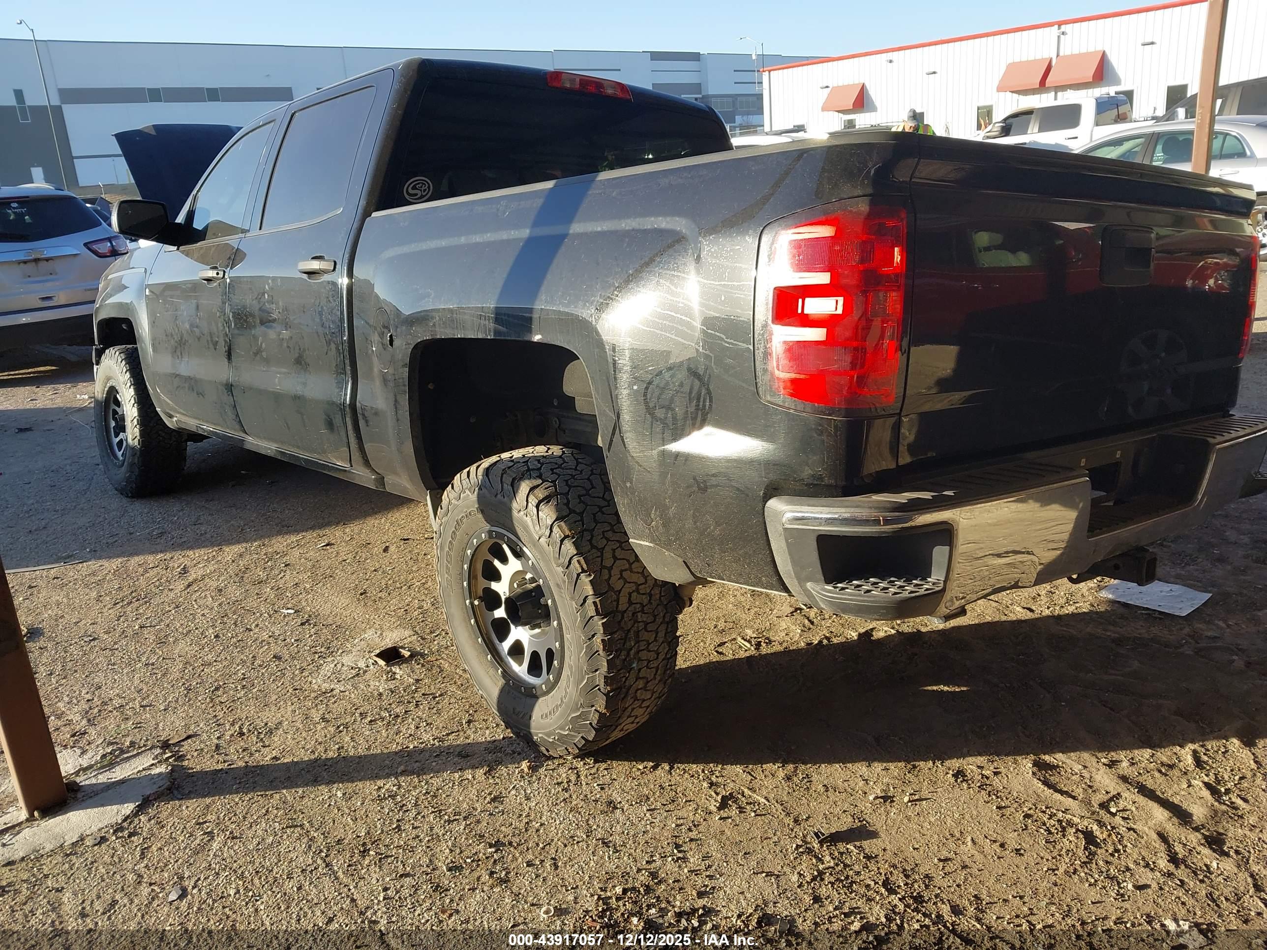 CHEVROLET SILVERADO image 3
